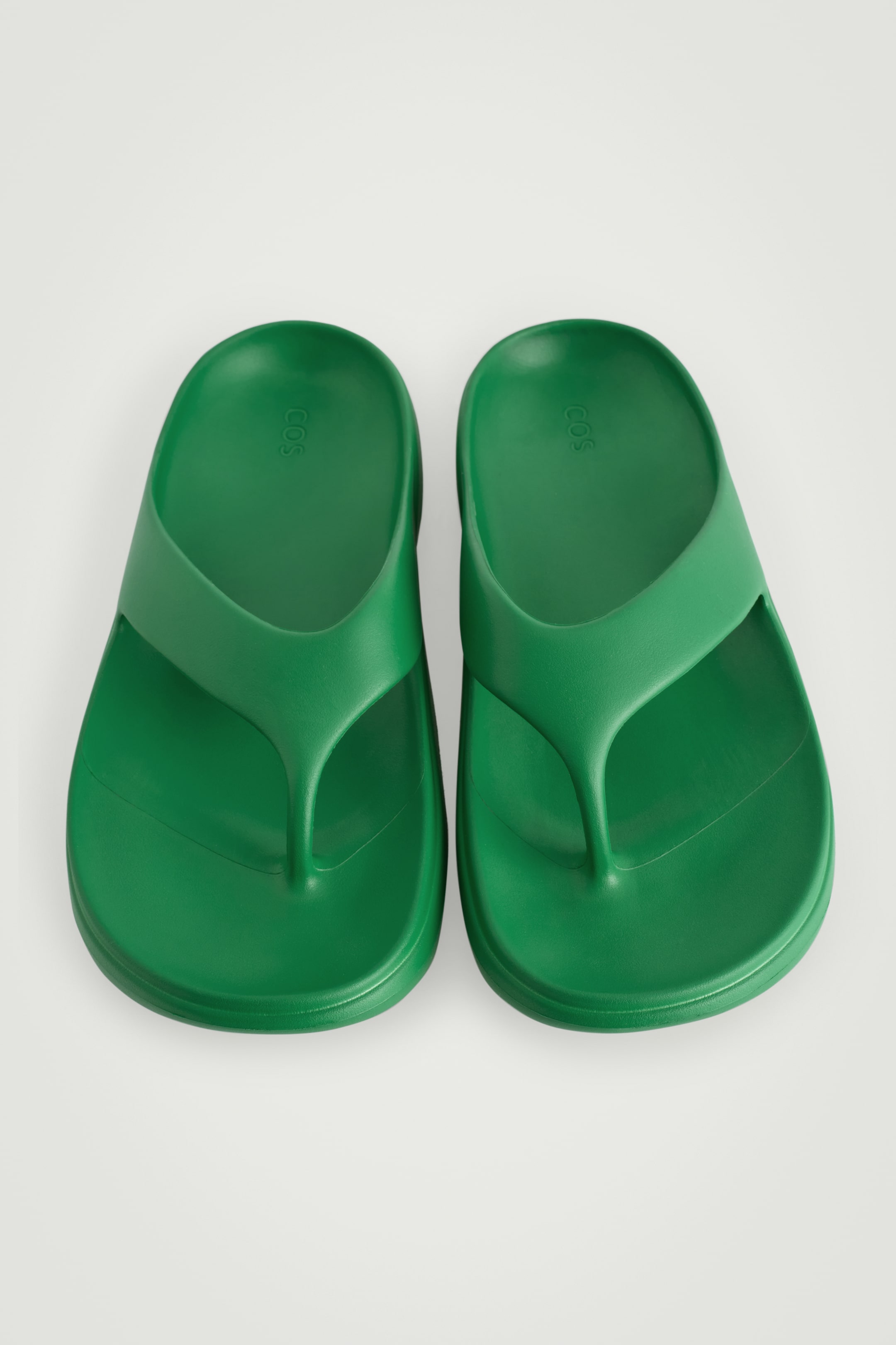 Visa större bild: LÄTTVIKTIGA FLIP-FLOPS I EVA - GRÖN - HERR | H&M SE 6