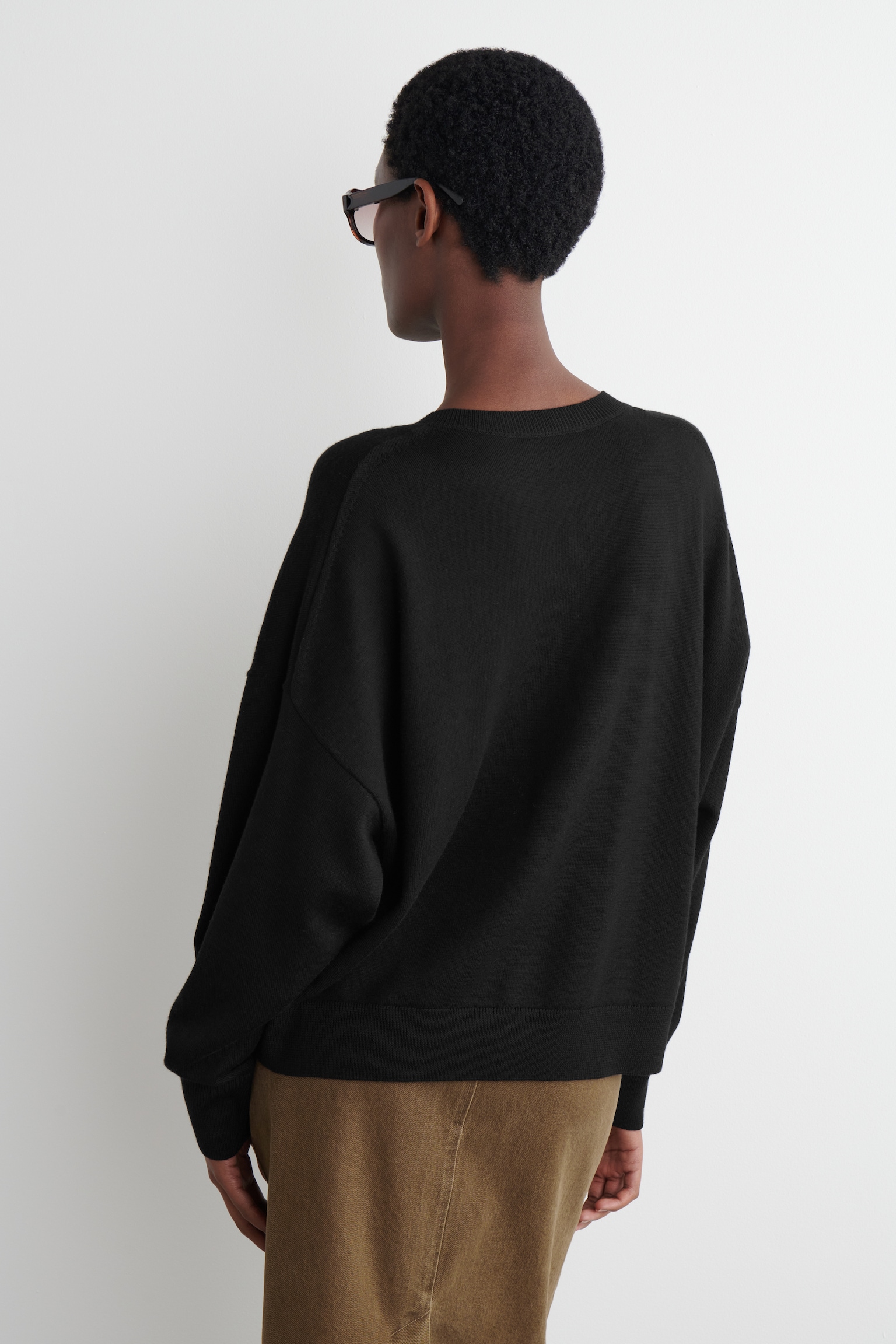 CÁRDIGAN DE LANA MERINO CON CUELLO REDONDO - NEGRO - 5