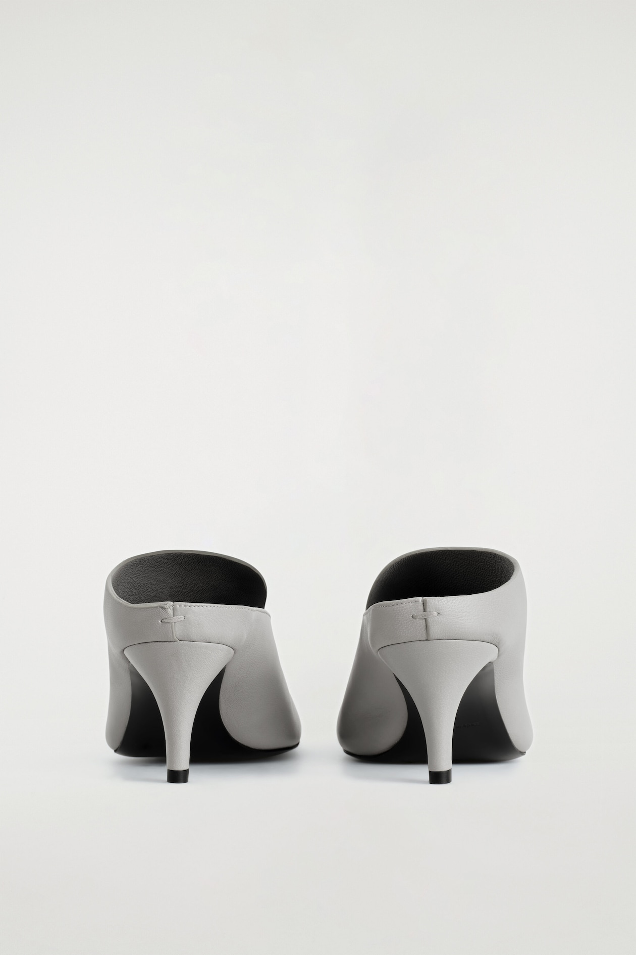 DRAPED LEATHER KITTEN-HEEL MULES — DOVE GREY