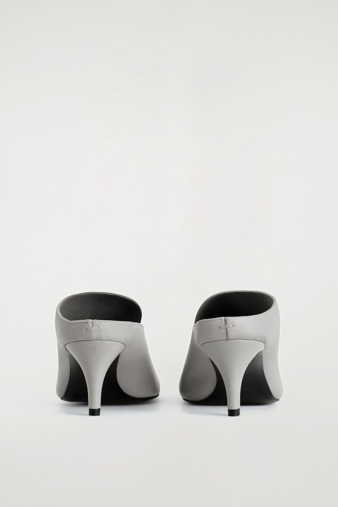 DRAPED LEATHER KITTEN-HEEL MULES — DOVE GREY