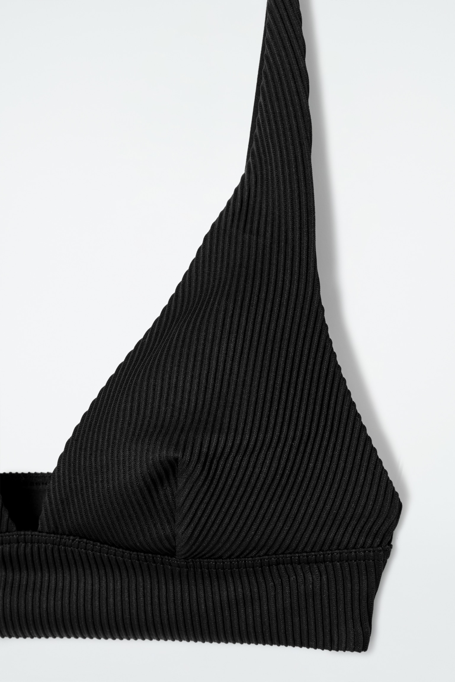 TOP BIKINI A COSTE AD APICE ALTO - NERO - 4