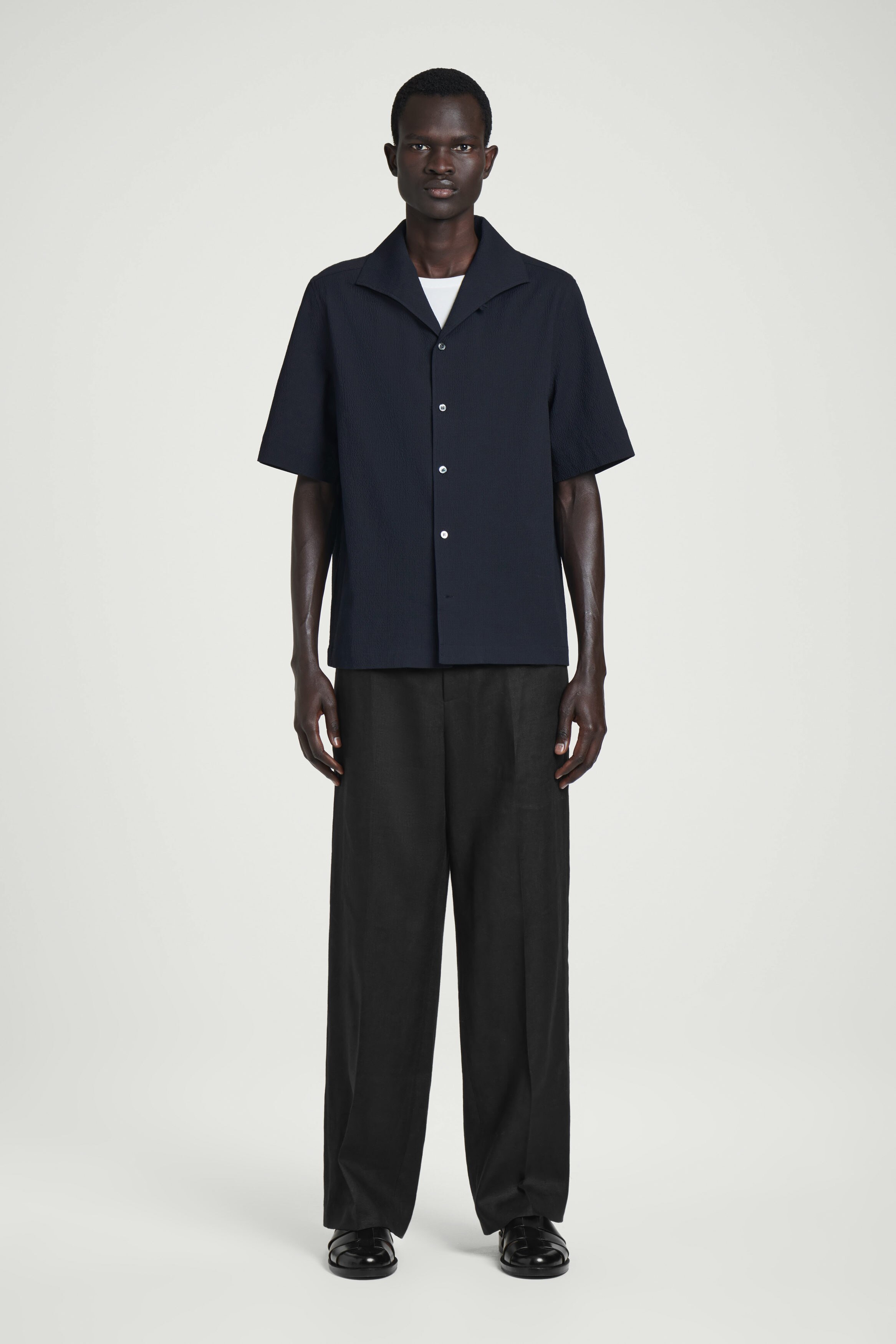 CAMP-COLLAR SEERSUCKER SHIRT - NAVY | COS