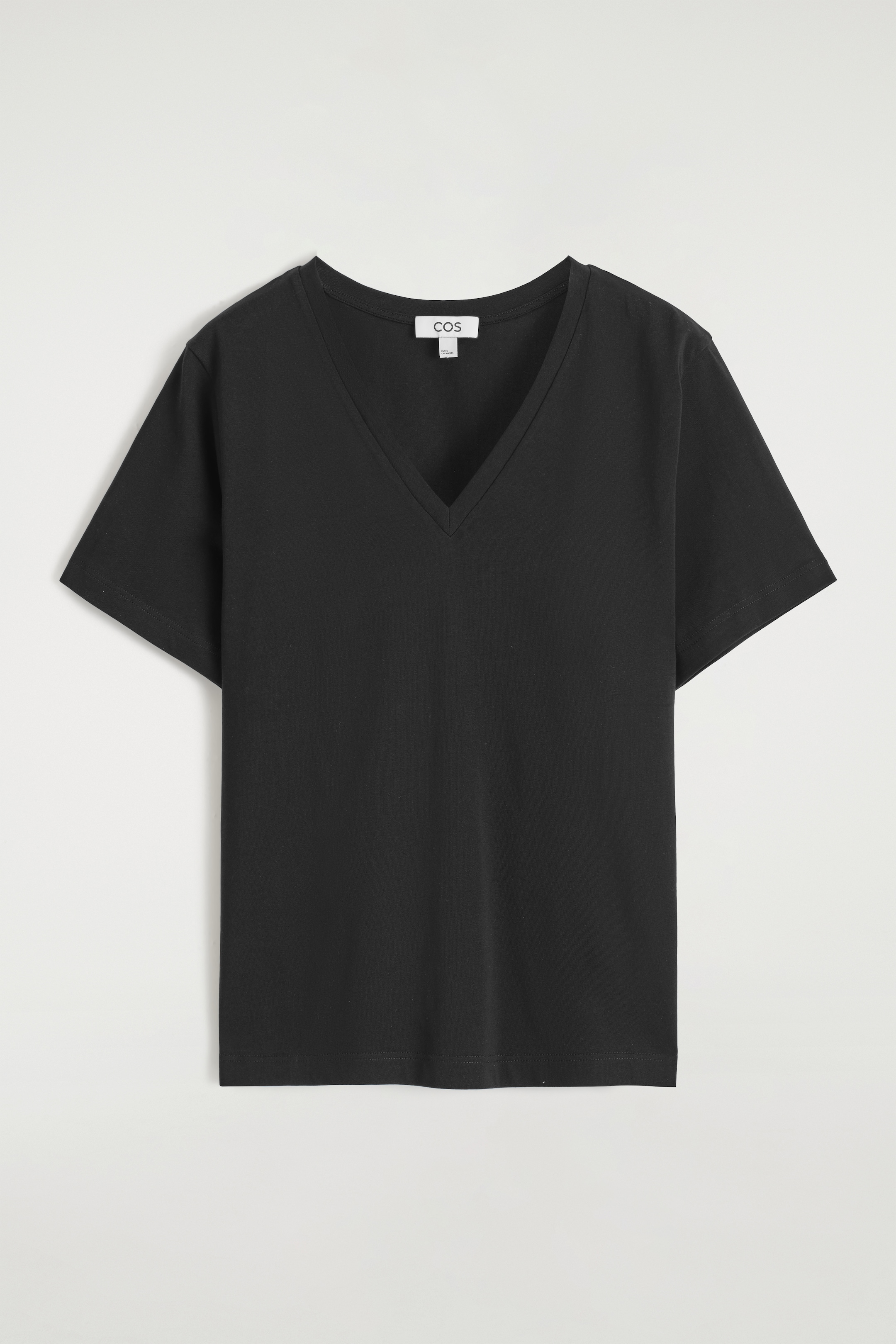 Visa större bild: V-RINGAD T-SHIRT I BOMULL - SVART - DAM | H&M SE 3