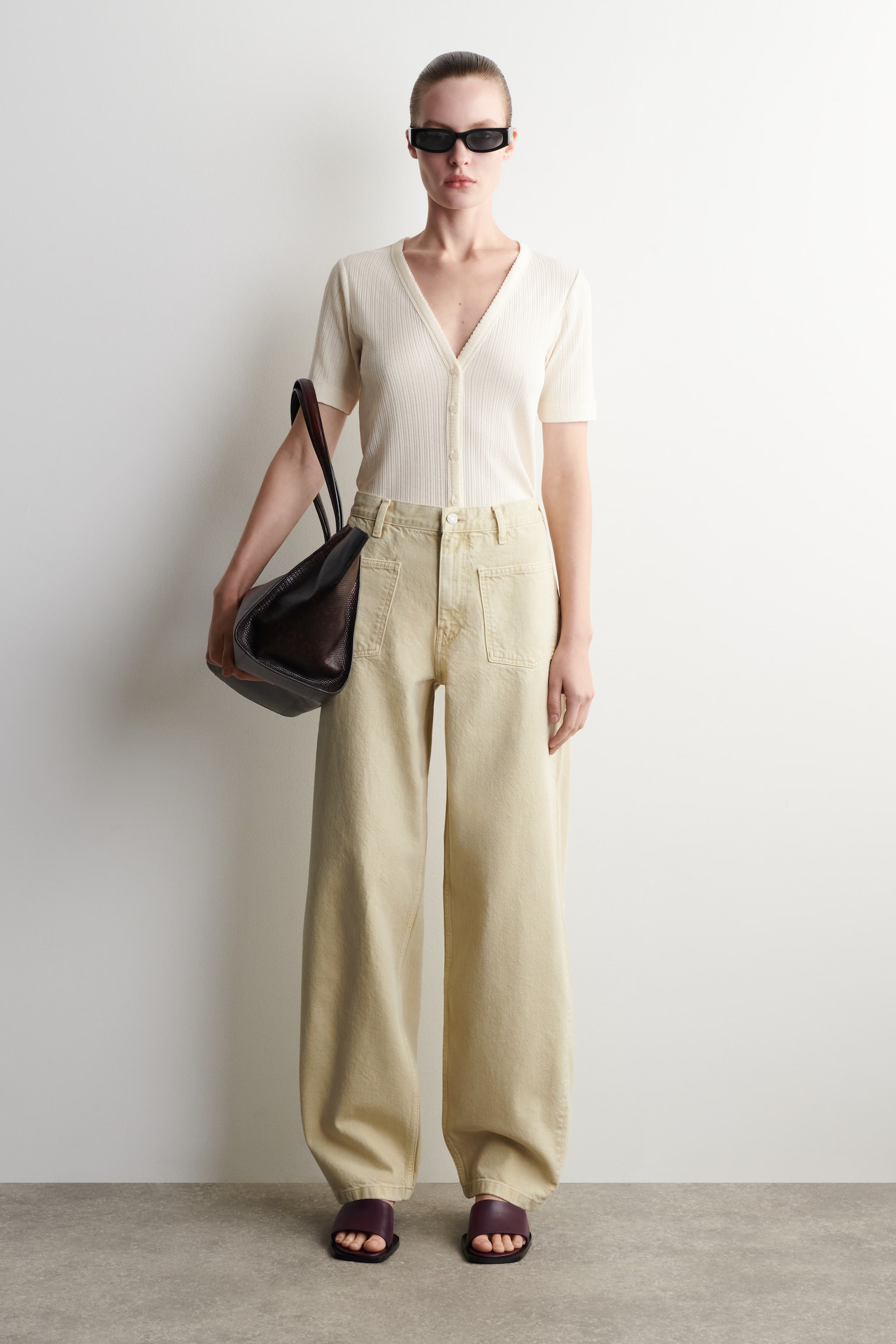 JEANS A GAMBA DRITTA CON TASCHE APPLICATE - GIALLO BURRO/MARRONE - 1