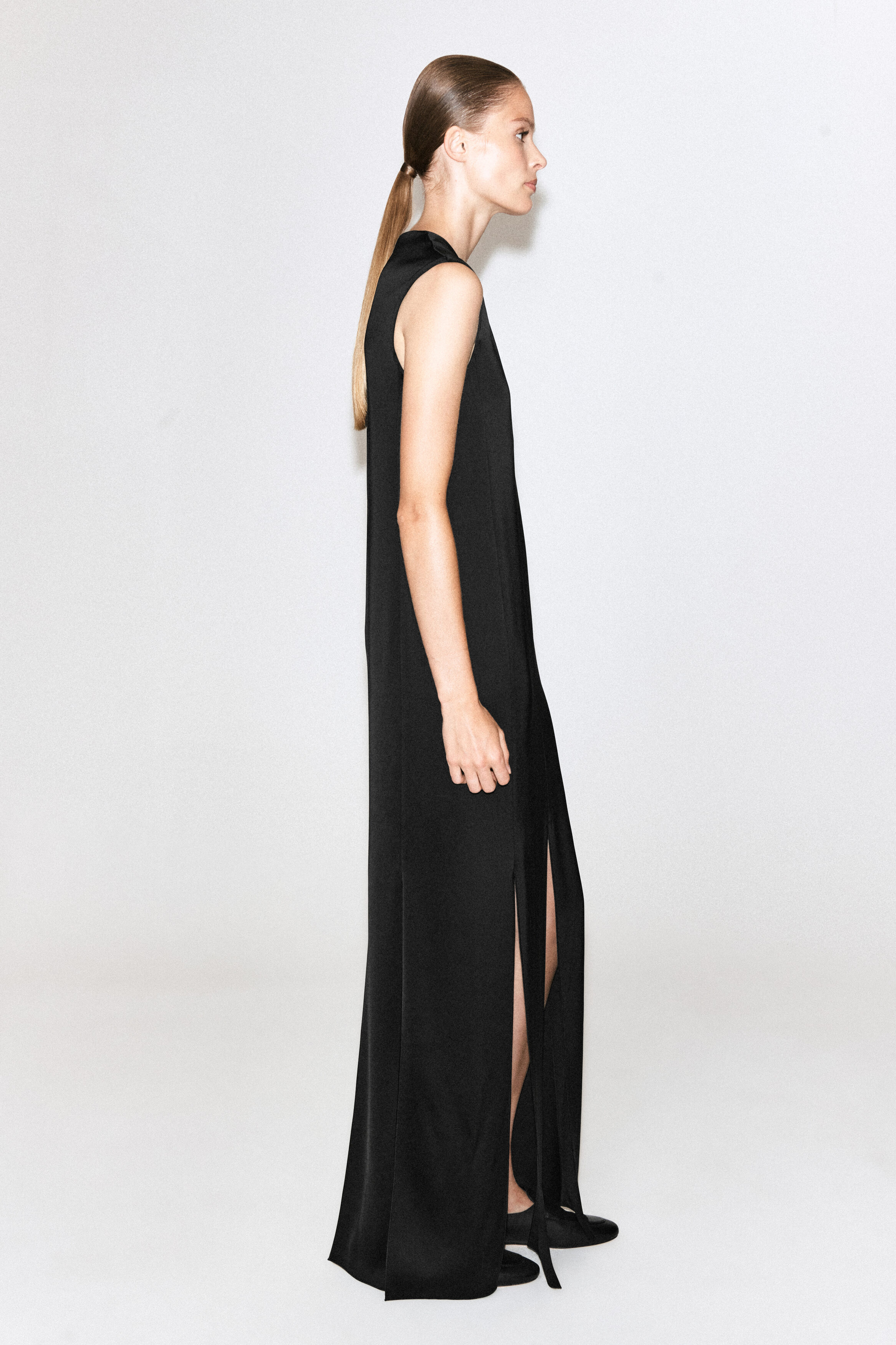 PANELED MATTE-SATIN COLUMN DRESS - thumbnail 4