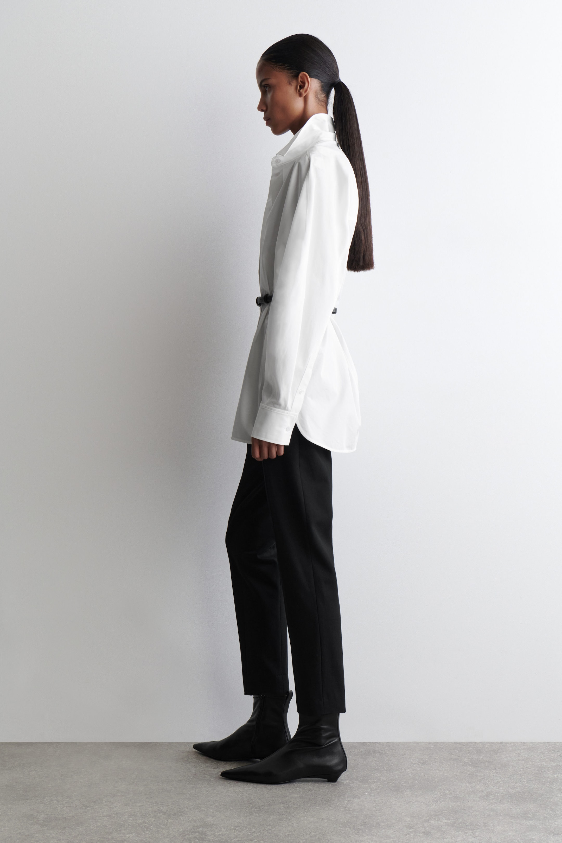 SLIM-LEG CROPPED PANTS