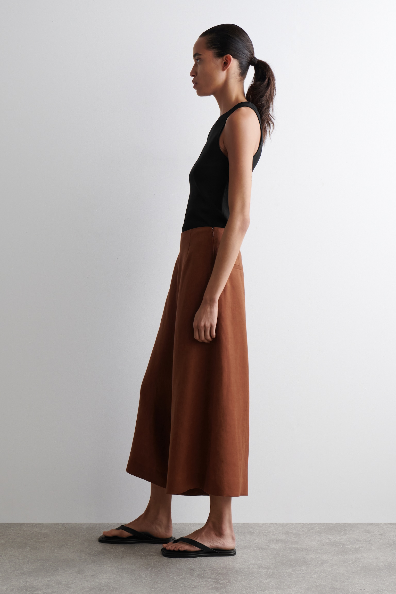 PANTALONI CROPPED A GAMBA LARGA IN LINO - ROSSO SCURO - 3