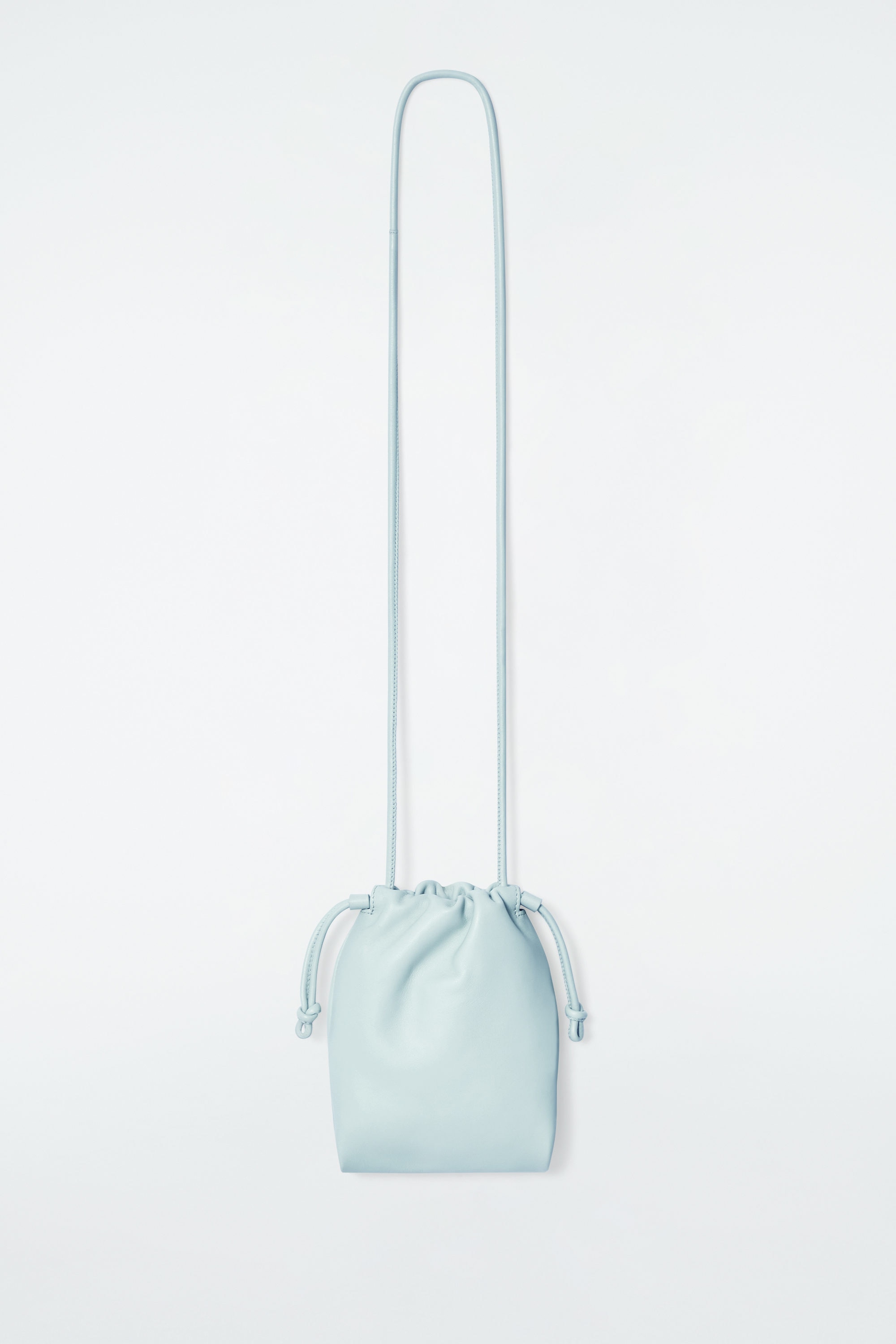 【COS】CAVATELLIフォンポーチ - レザー CAVATELLI PHONE POUCH - LEATHER - LIGHT GREEN | COS