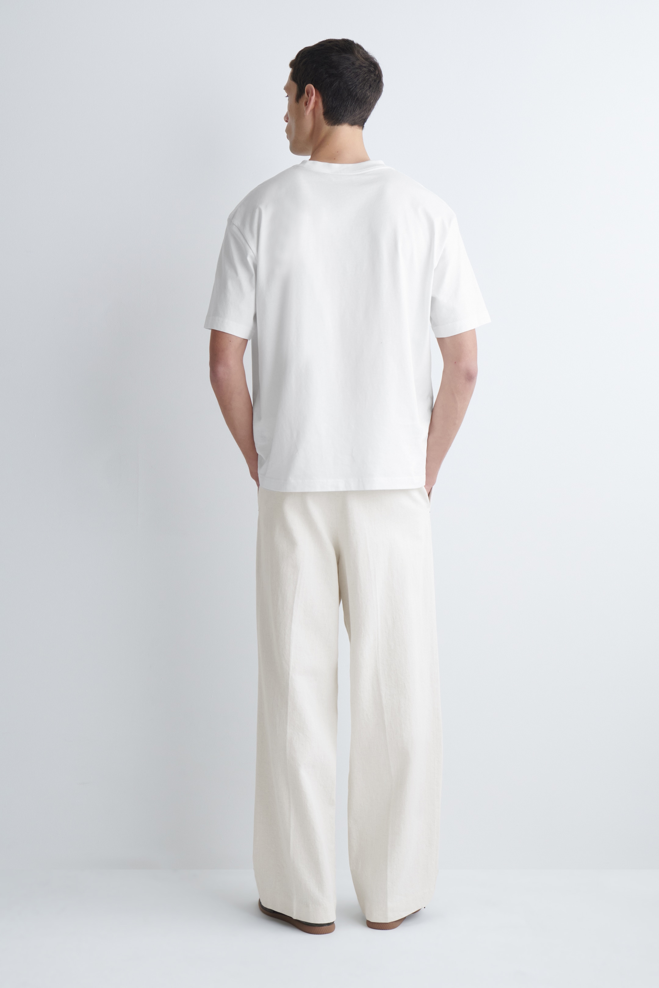 Agrandir l'image: T-SHIRT DÉCONTRACTÉ EN COTON LÉGER - BLANC - HOMME | H&M FR 8