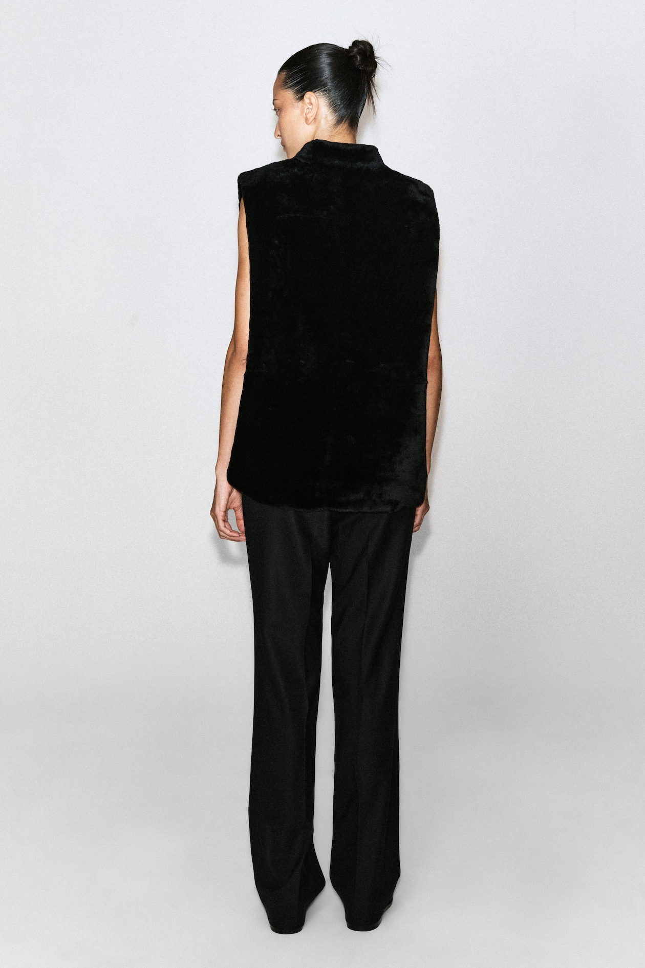 SHEARLING GILET — CARBON