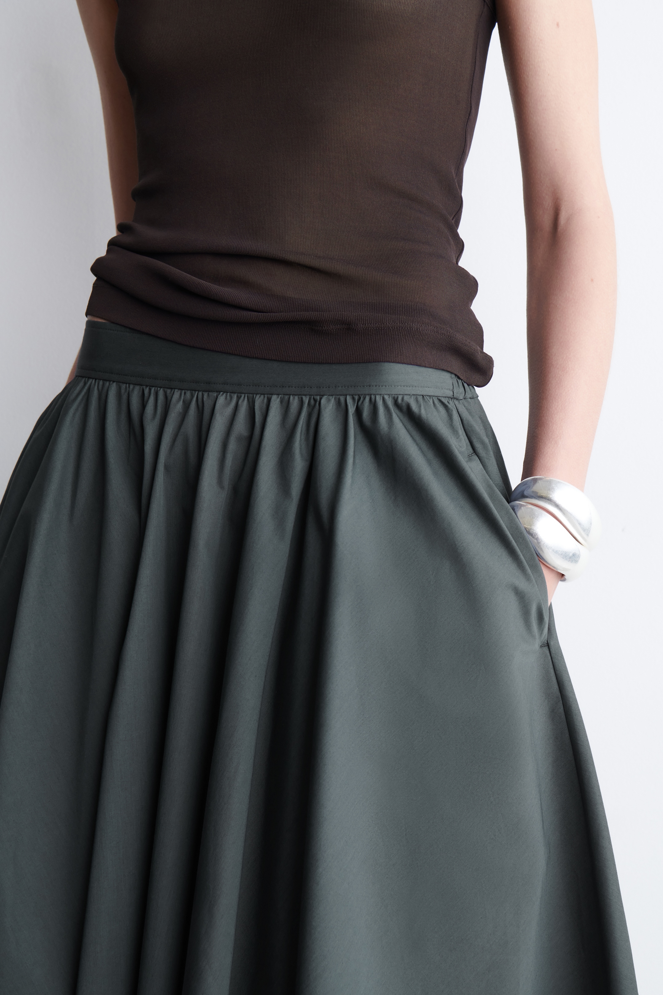 Grotere afbeelding bekijken: GEPLOOIDE A-LIJN MIDI ROK - Steenkool - DAMES | H&M NL 4