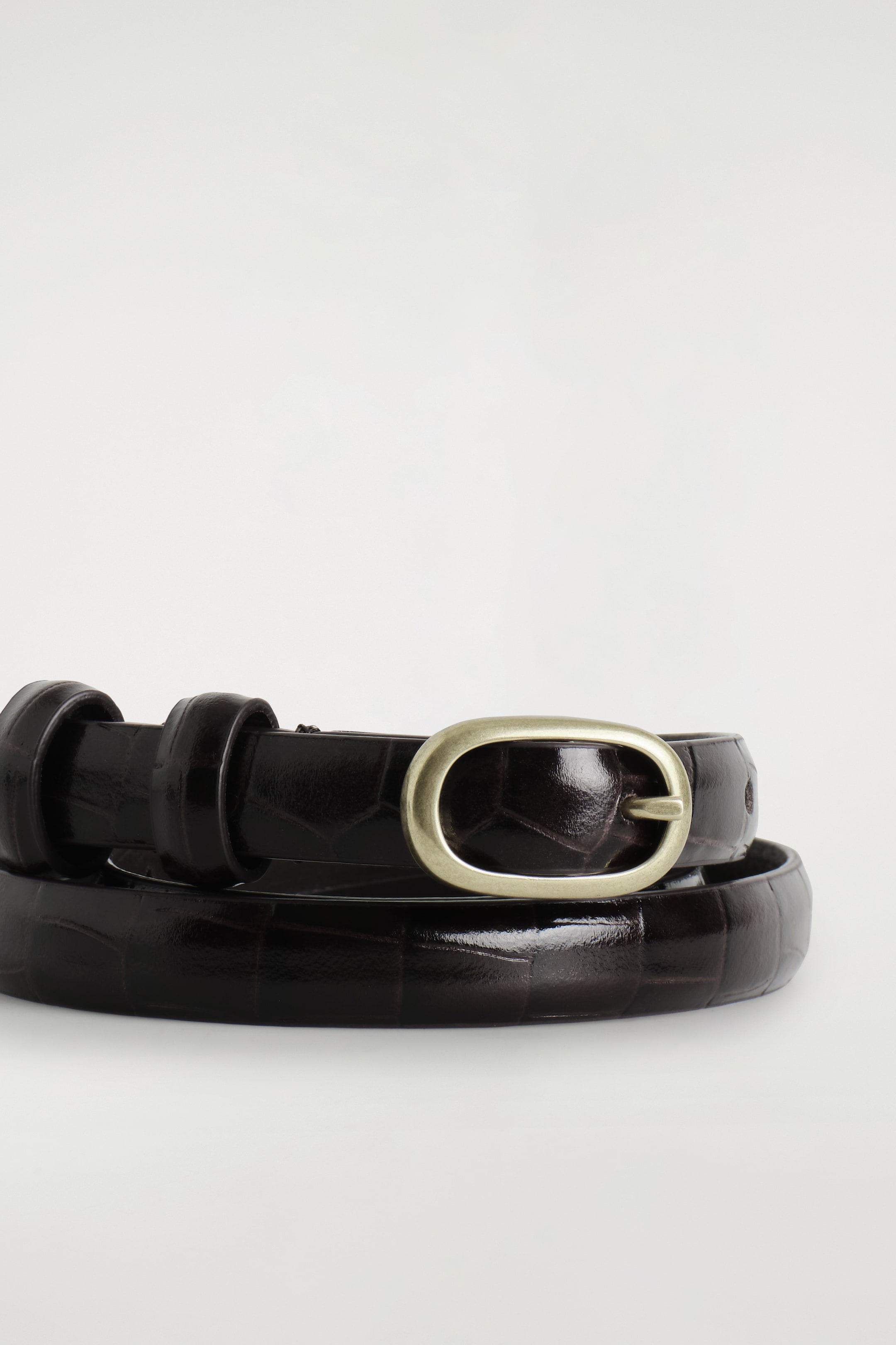 Grotere afbeelding bekijken: SLIM RIEM VAN LEER MET KROKOPRINT - BRUIN - DAMES | H&M BE 4