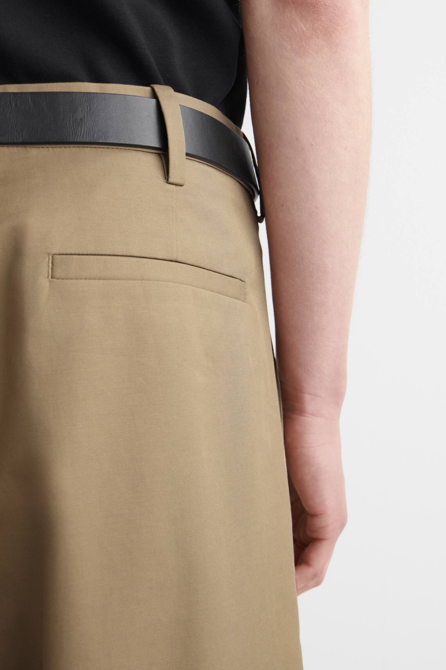 BAWEŁNIANE SPODNIE CHINO Z SZEROKIMI NOGAWKAMI - BEŻOWY/CZARNY - 5