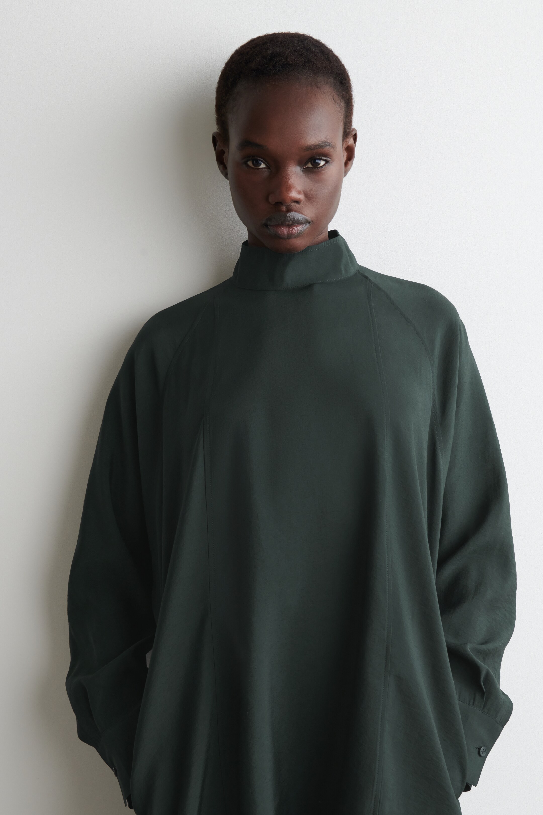 Agrandir l'image: ROBE COURTE À MANCHES CHAUVE-SOURIS - NOIR - FEMME | H&M BE 5