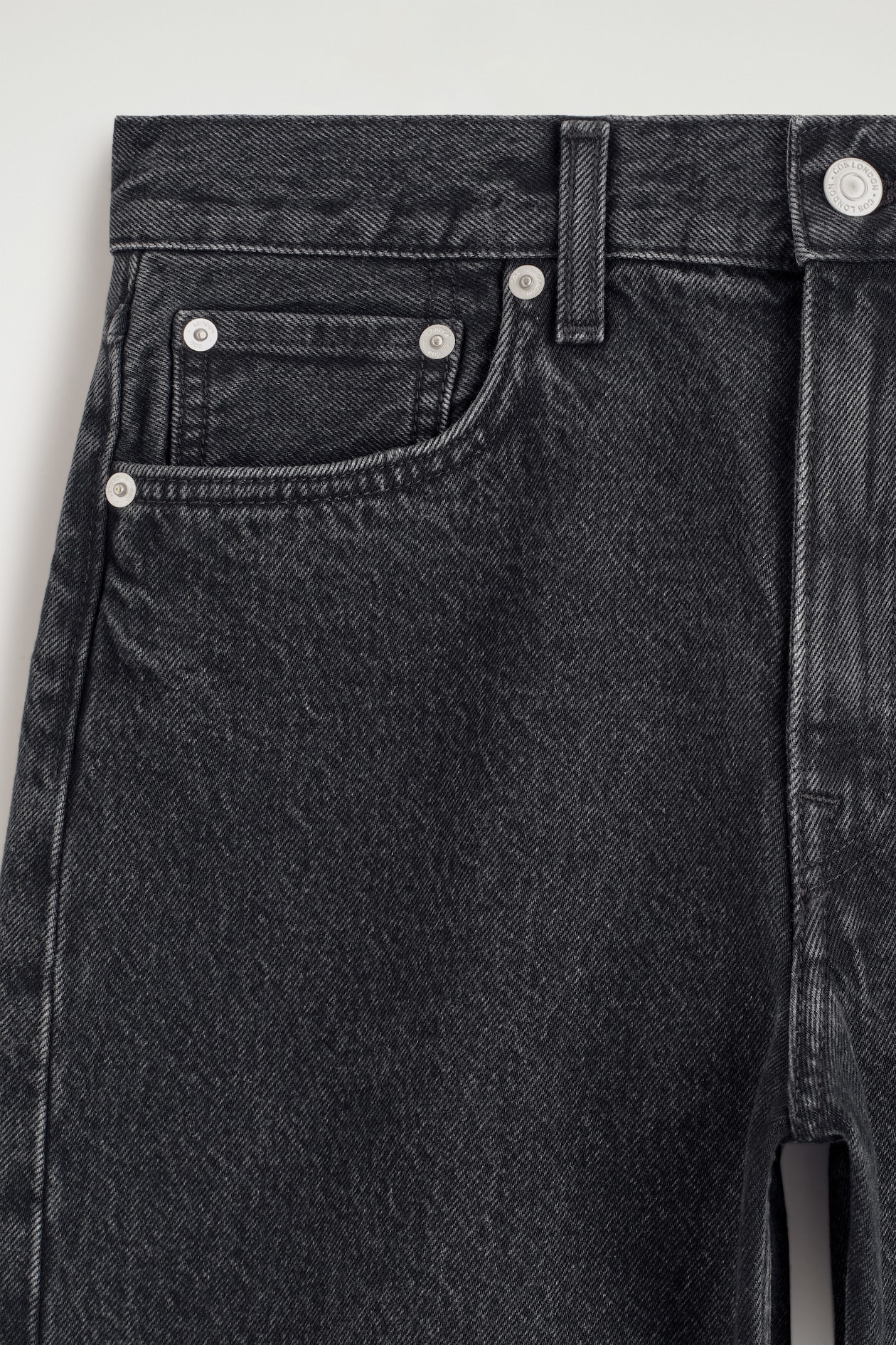 CHORD STRAIGHT-LEG DENIM SHORTS — BLACK