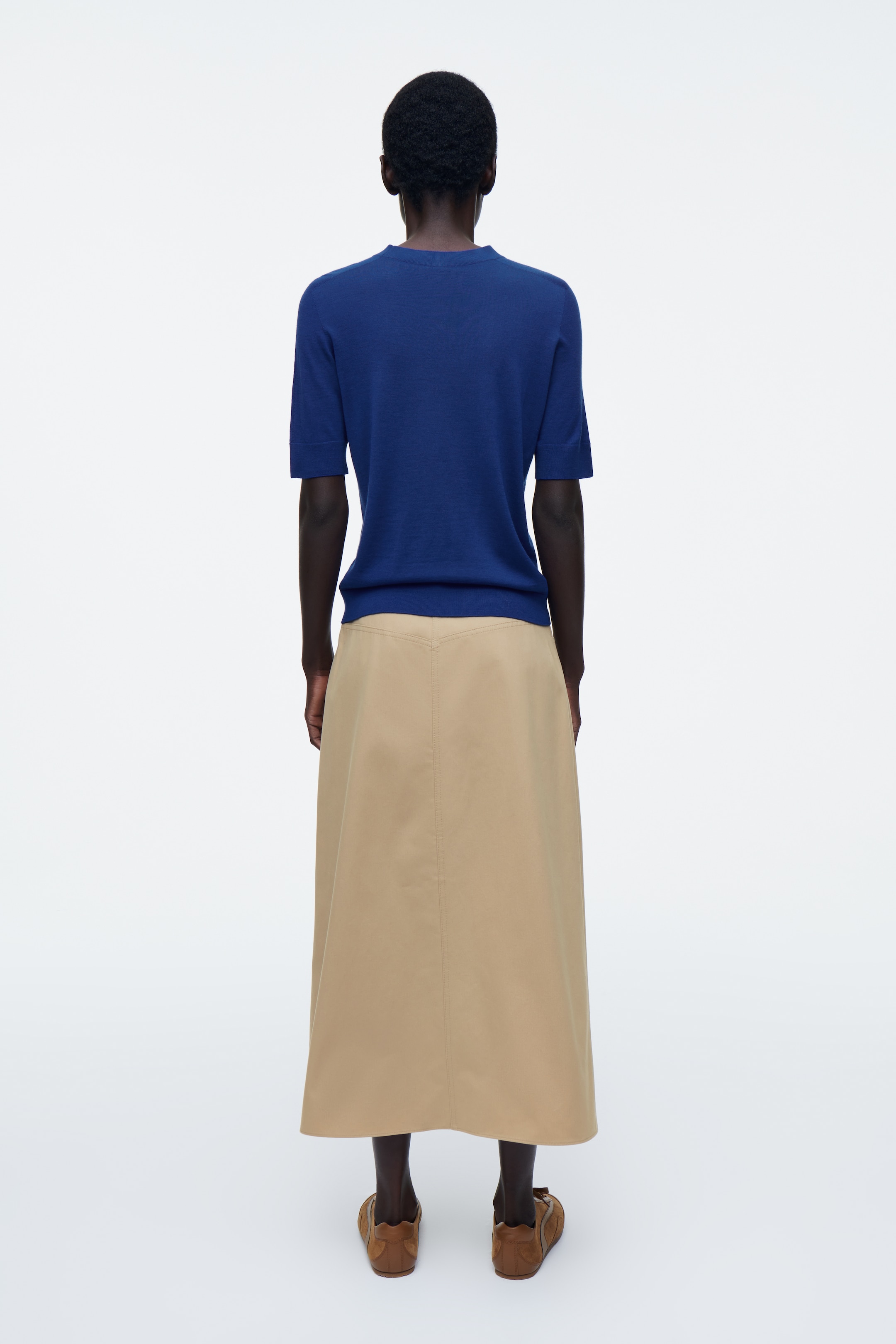 Visualizza immagine più grande: T-SHIRT SLIM IN LANA MERINO SENZA CUCITURE - BLU - DONNA | H&M IT 4