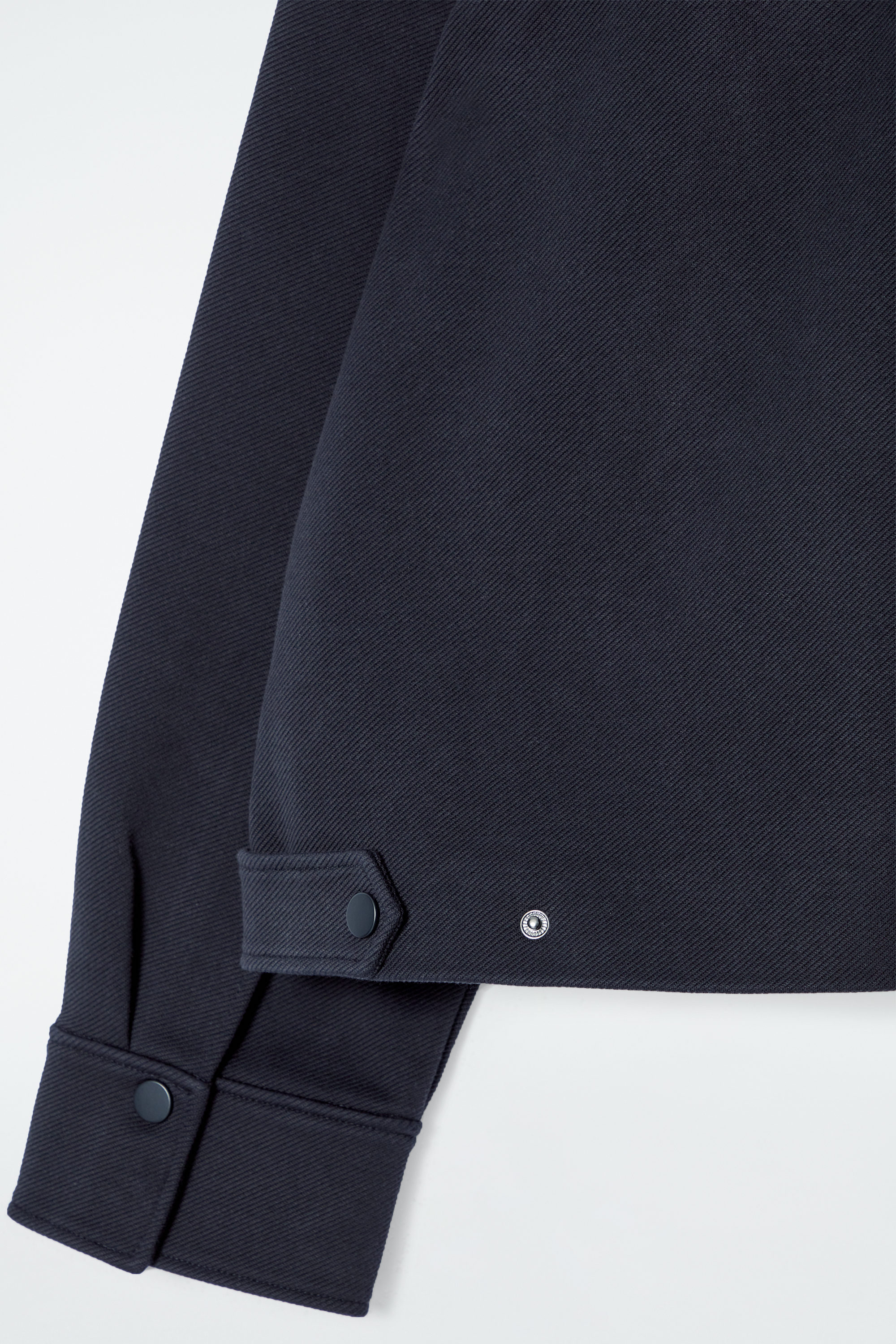 COS トラペーズユーティリティジャケット ネイビー TRAPEZE UTILITY JACKET - NAVY | COS