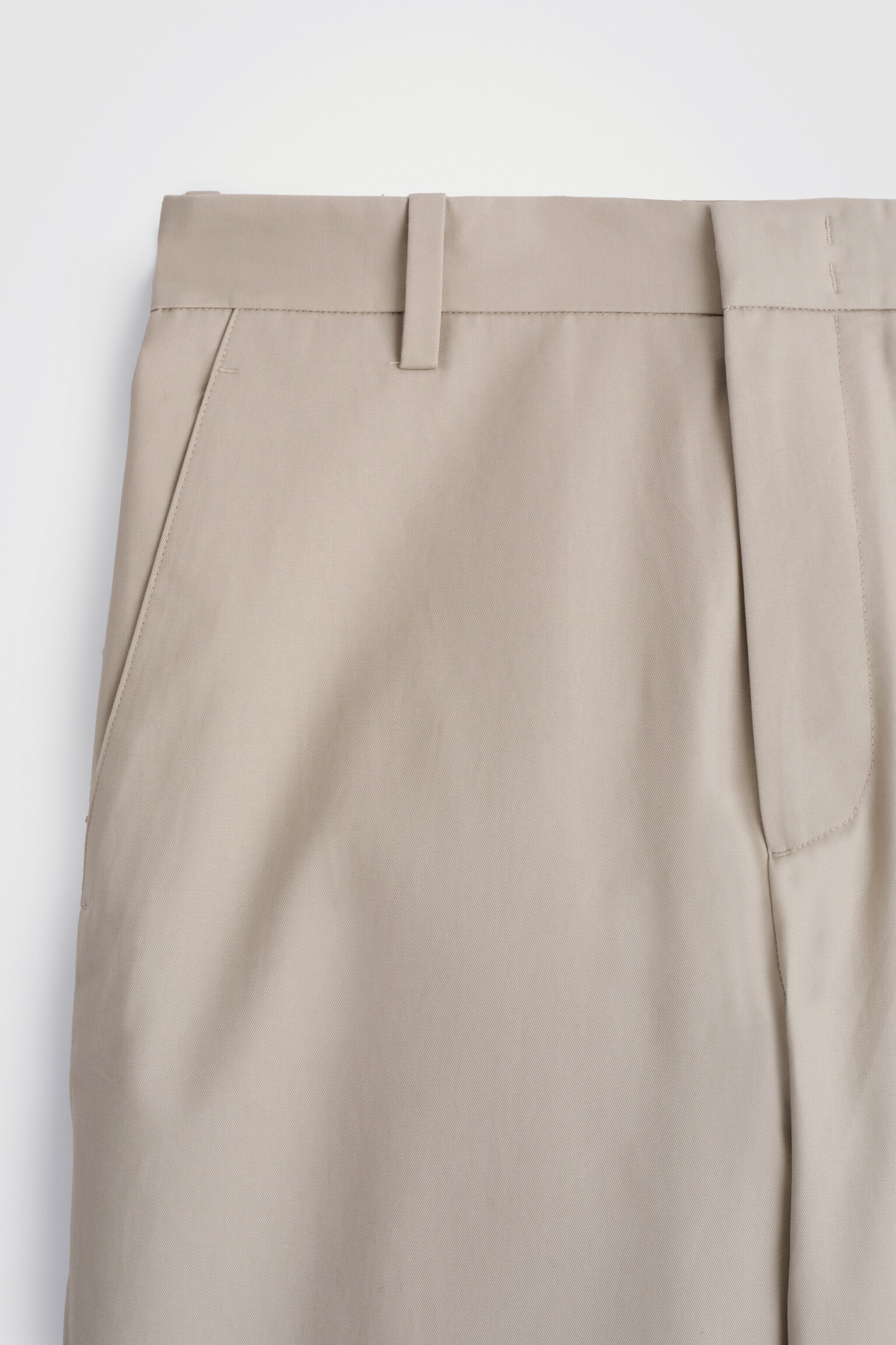 CHINOHOSE AUS BAUMWOLLE MIT WEITEM BEIN - BRAUN - 3