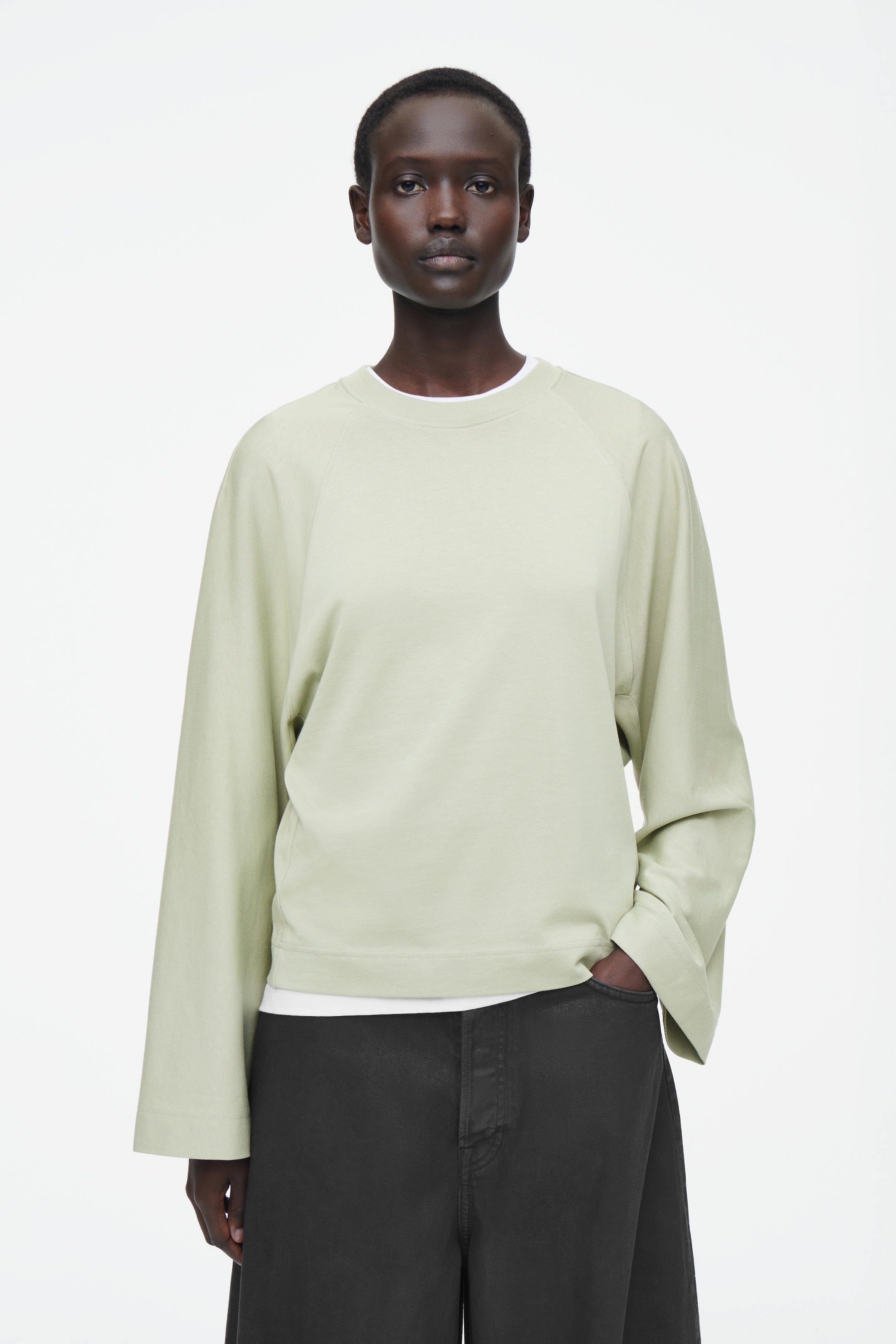 Grotere afbeelding bekijken: BOXY LONGSLEEVED T-SHIRT - SALIEGROEN - DAMES | H&M NL 1