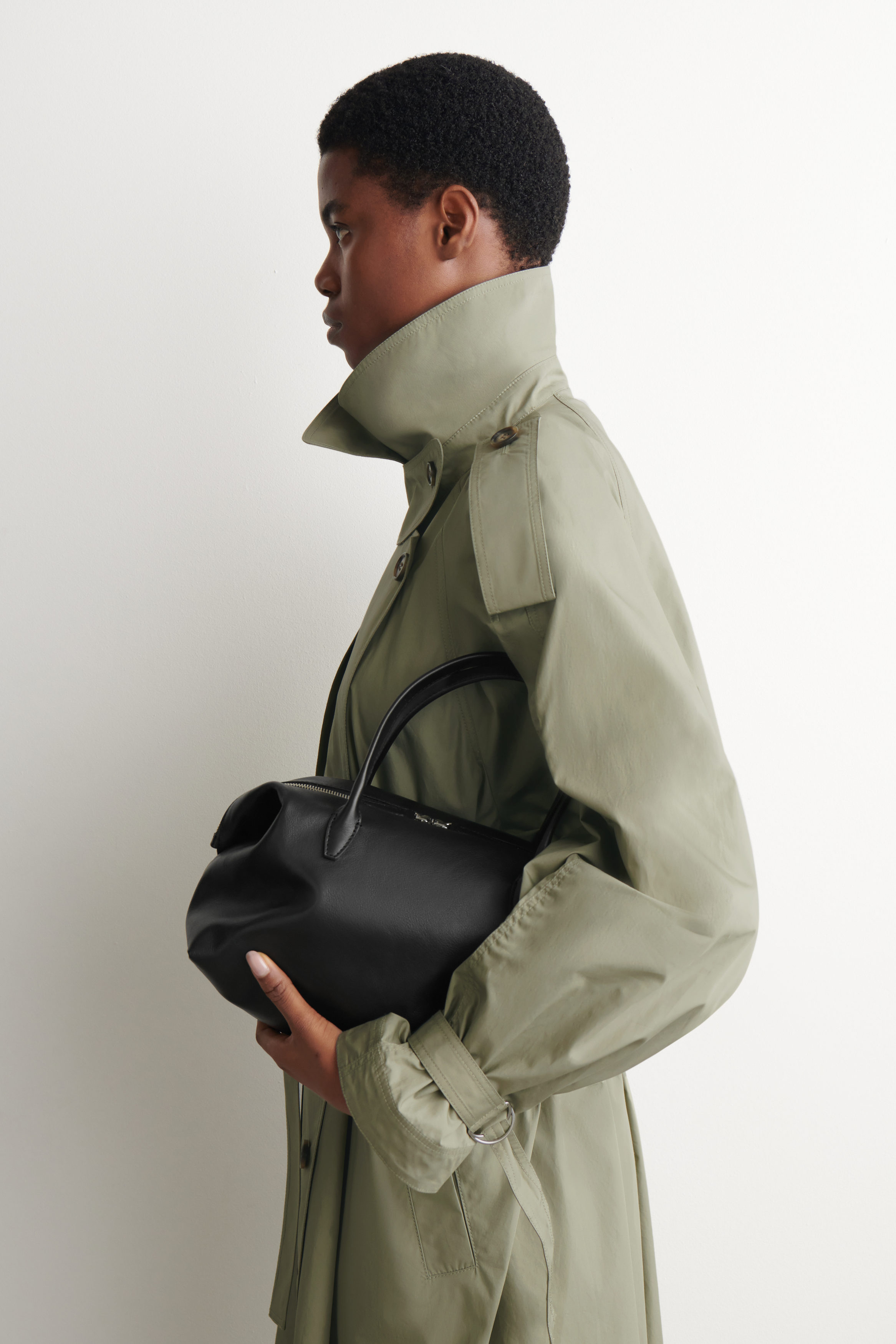 MONTMARTRE BOWLING BAG - LEATHER - BLACK | COS CA