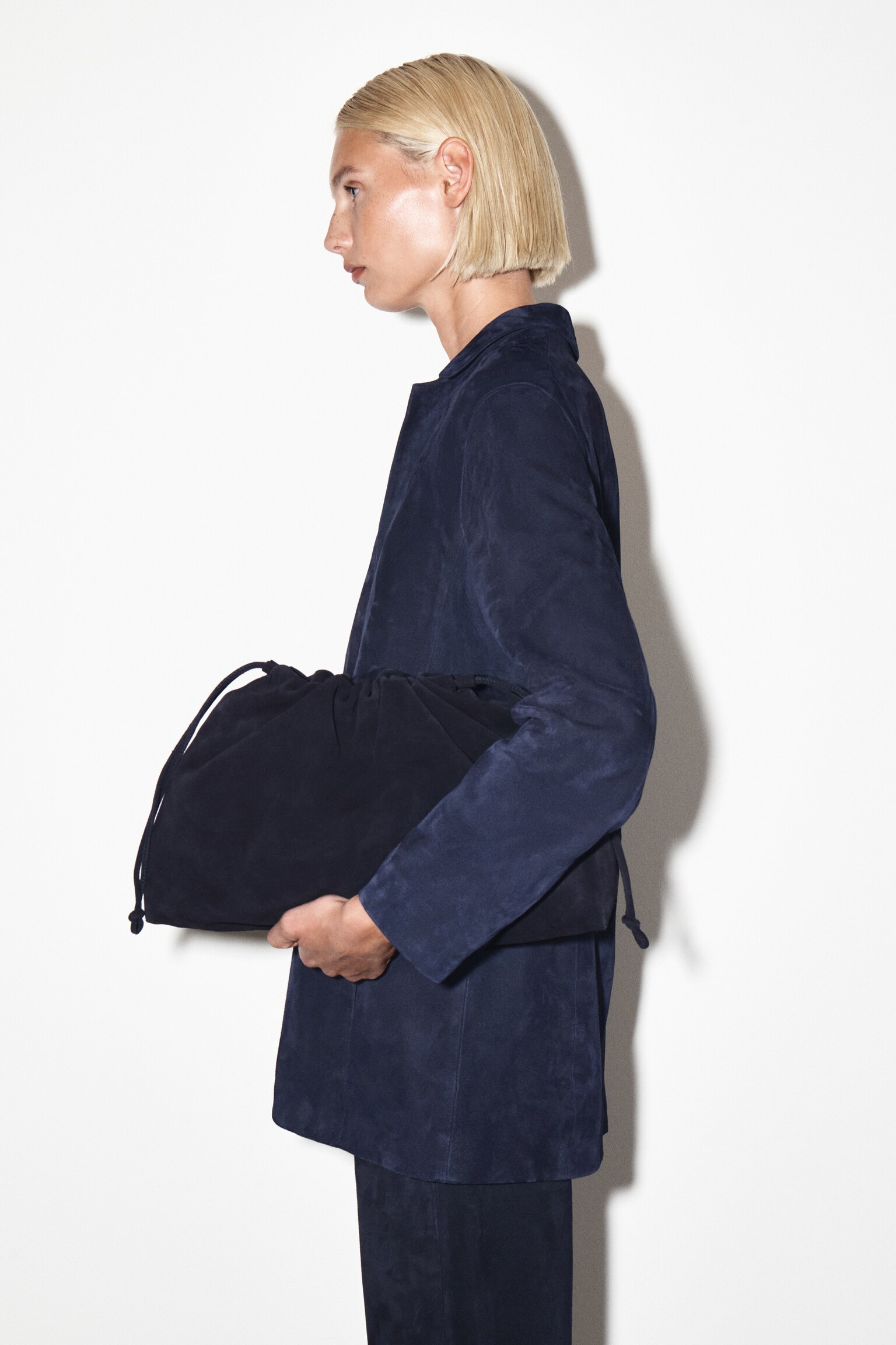POCHETTE CAVATELLI IN PELLE SCAMOSCIATA - BLU NAVY/MARRONE