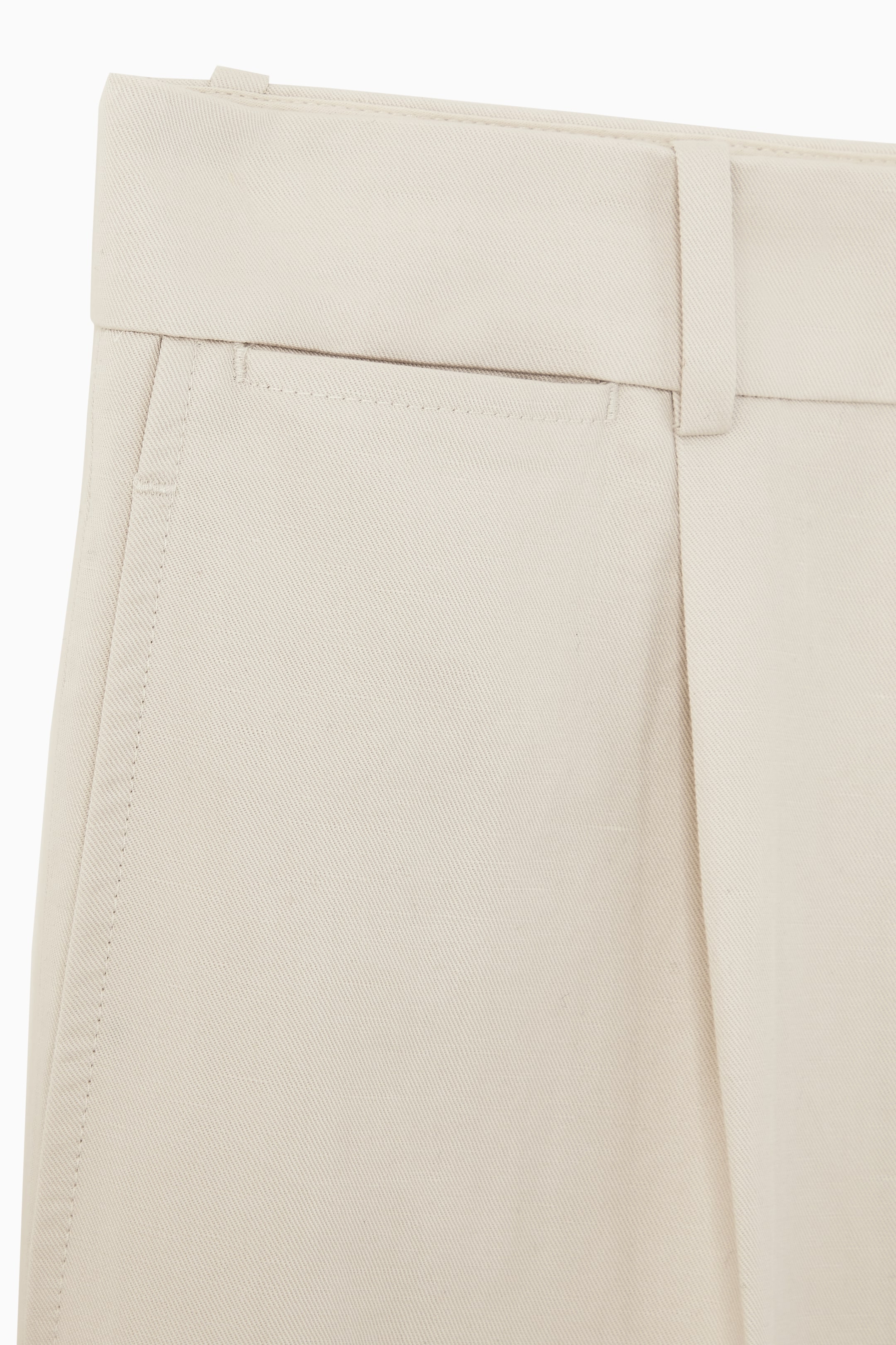 Grösseres Bild ansehen: LEINENHOSE MIT FALTEN UND GERADEM BEIN - HELLES BEIGE - HERREN | H&M CH 2