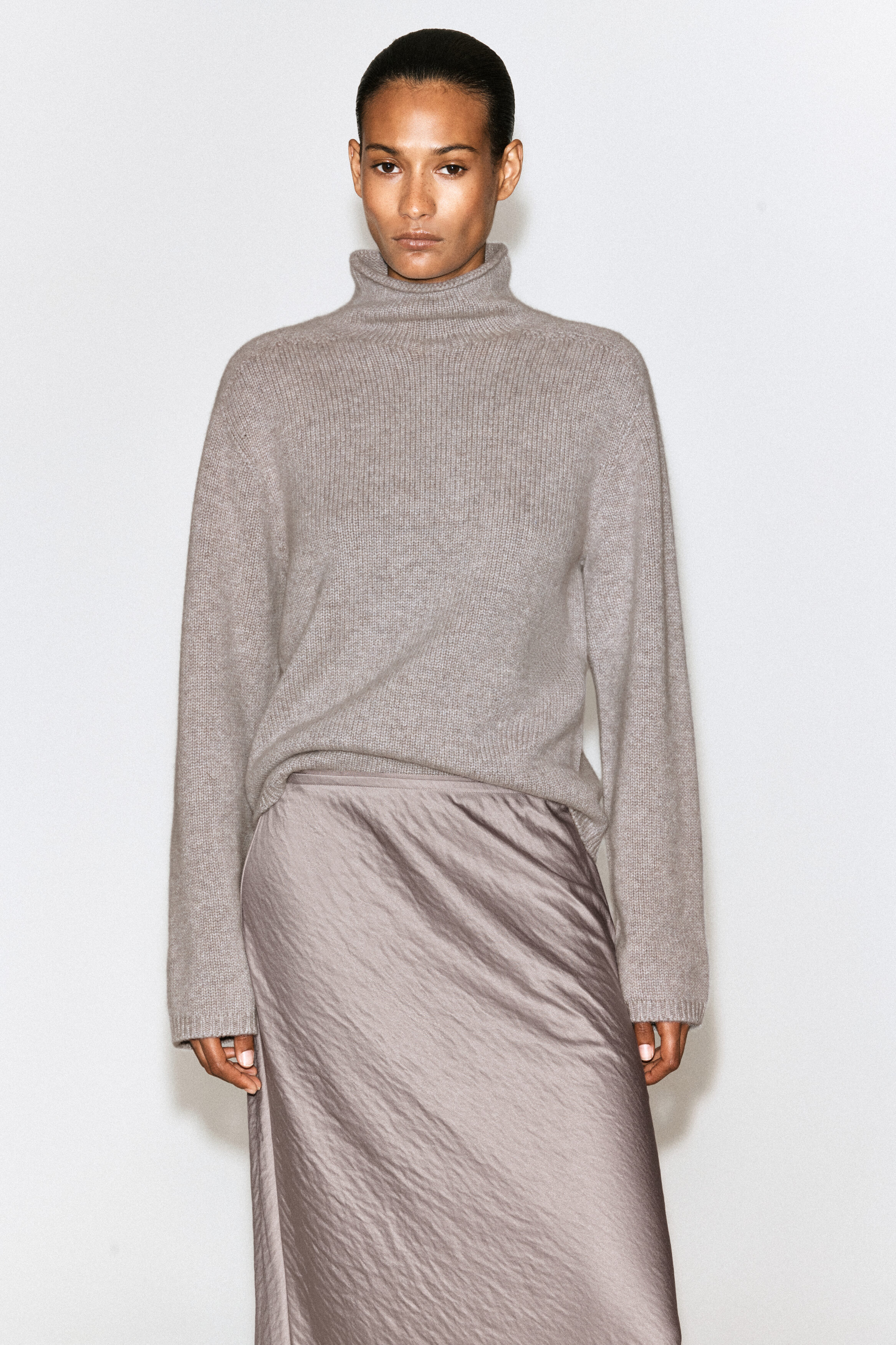 CRINKLED-SATIN MIDI SKIRT - DOVE GRAY