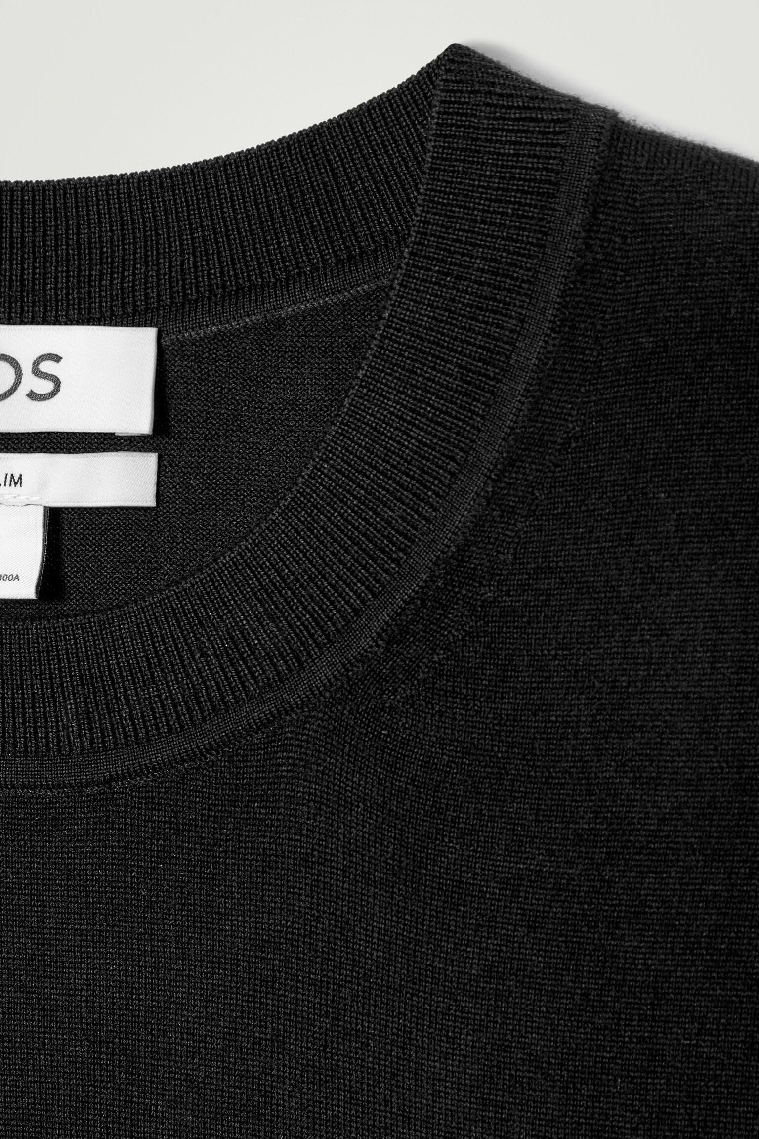 FIGURNÄRA TRÖJA I MERINOULL MED CREWNECK - SVART/KOBOLTBLÅ/MELERAD BEIGE/MARINBLÅ - 5