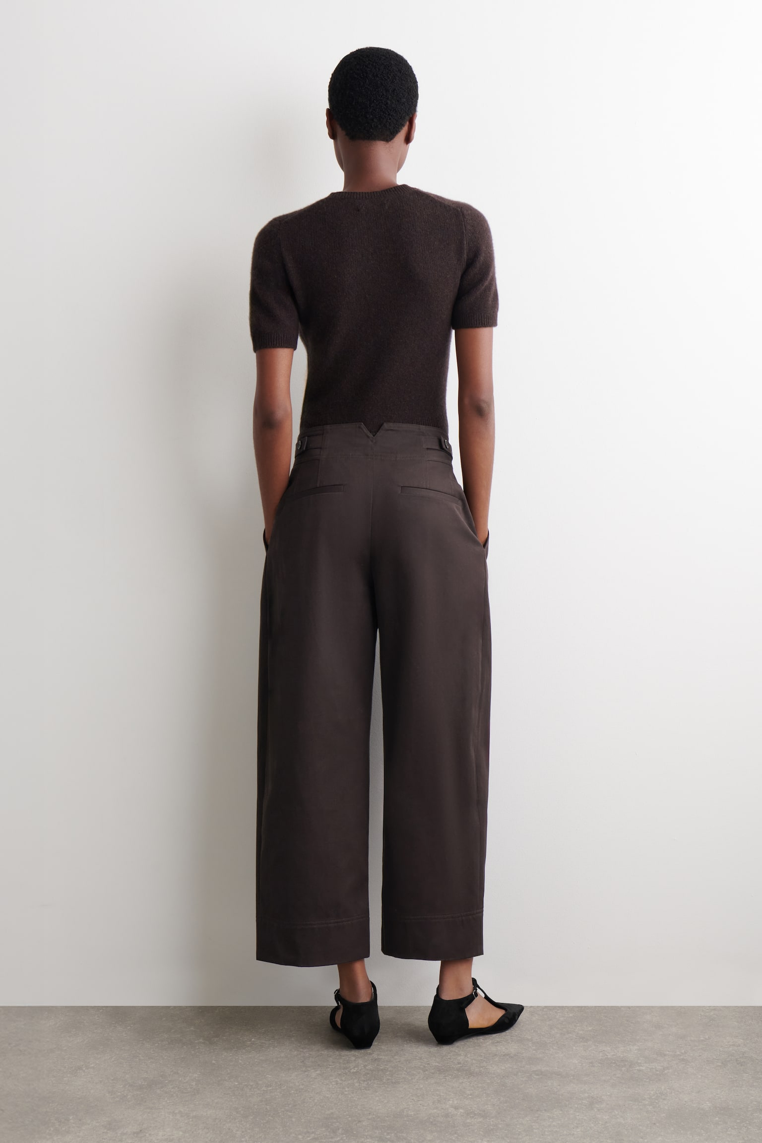 VERKÜRZTE BALLONHOSE AUS BAUMWOLLE - DUNKELBRAUN/HELLES BEIGE - 7