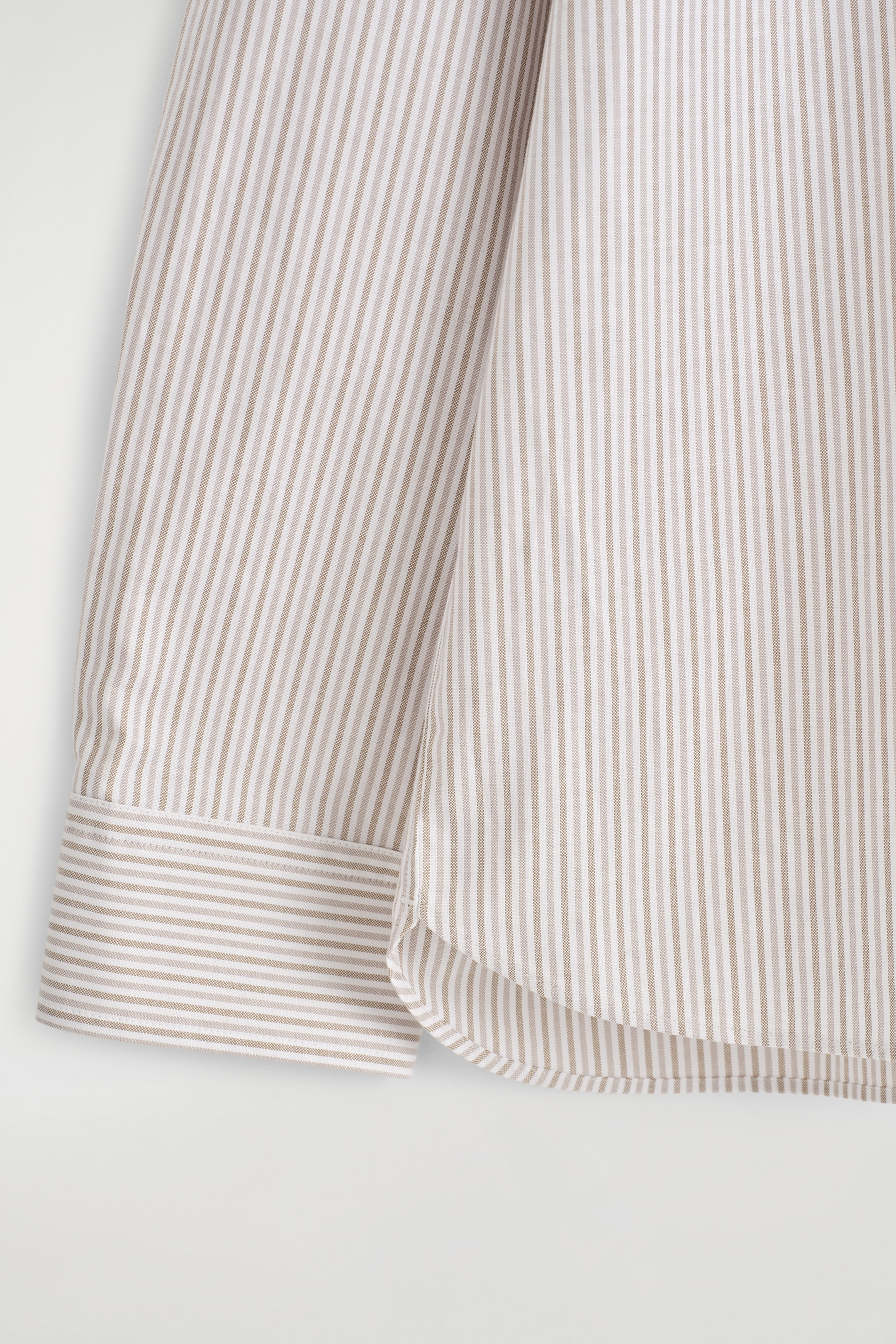 Grotere afbeelding bekijken: OXFORD KATOENEN OVERHEMD - BEIGE / WIT / GESTREEPT - HEREN | H&M NL 8