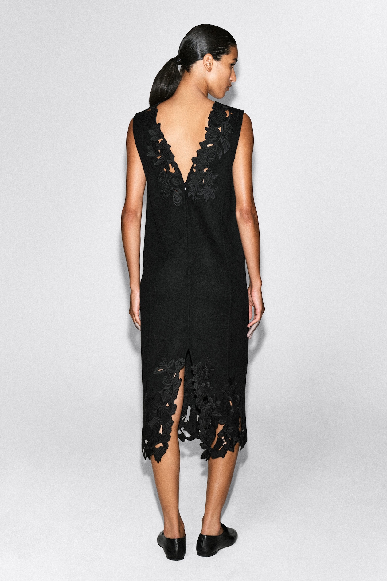 EMBROIDERED DOUBLE-FACED WOOL DRESS — CARBON