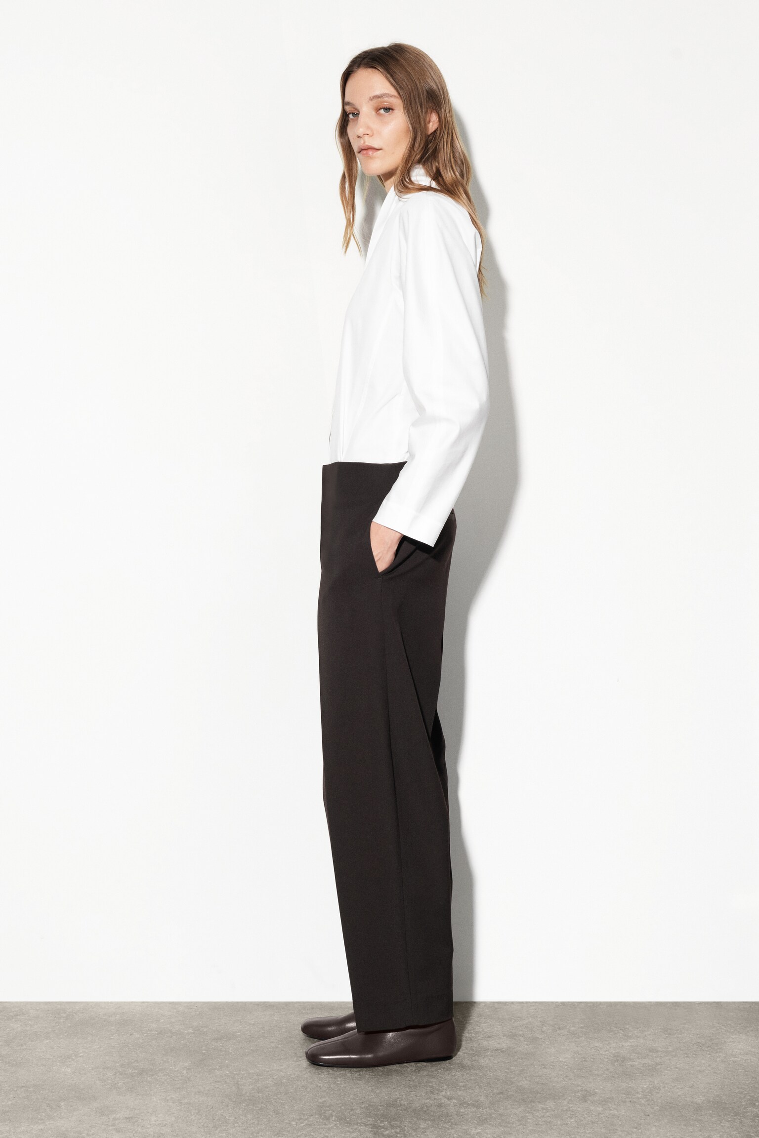 WOOL-BLEND BARREL-LEG TROUSERS - DARK BROWN - 4