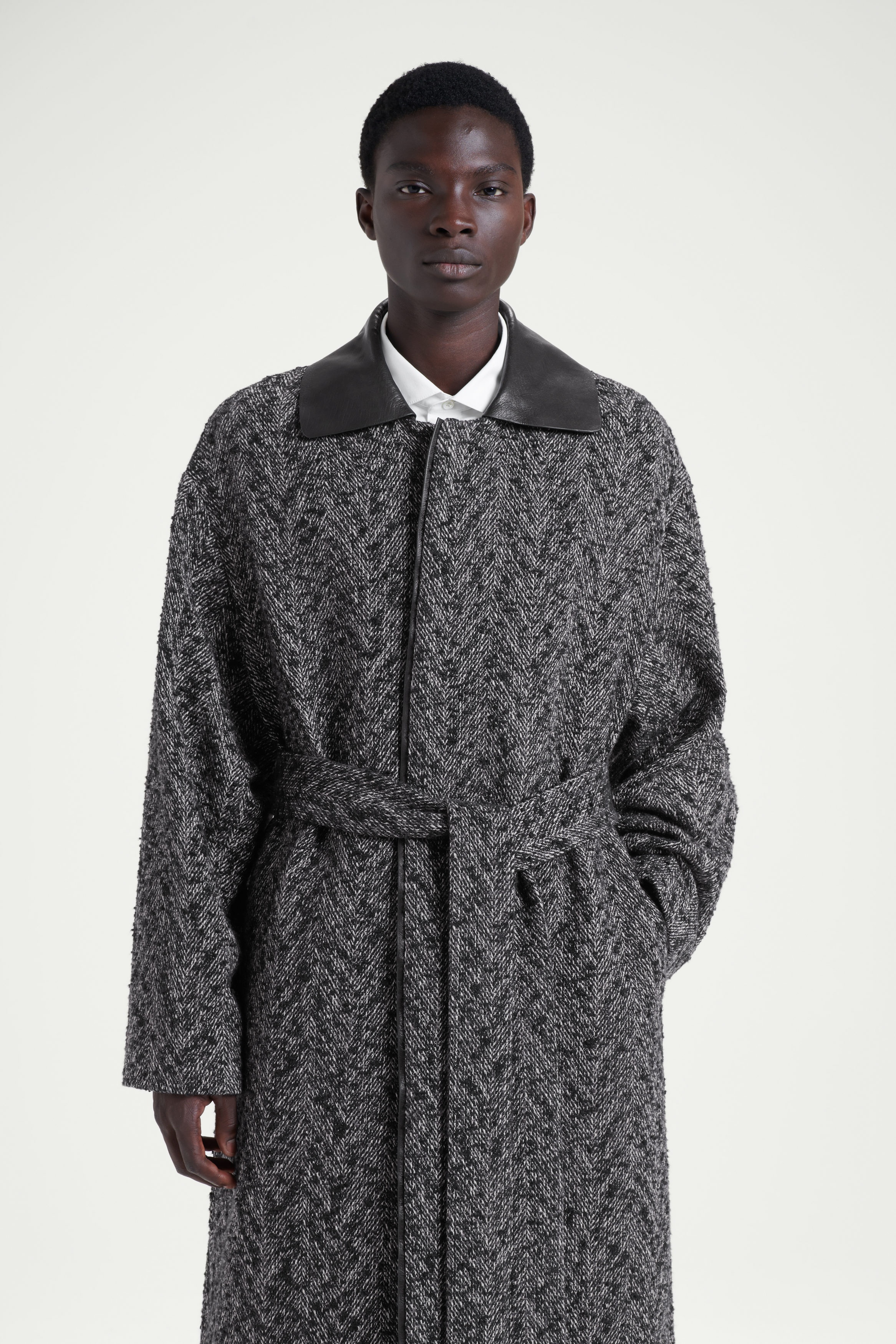 THE HERRINGBONE COAT - CHESTNUT / HERRINGBONE | COS