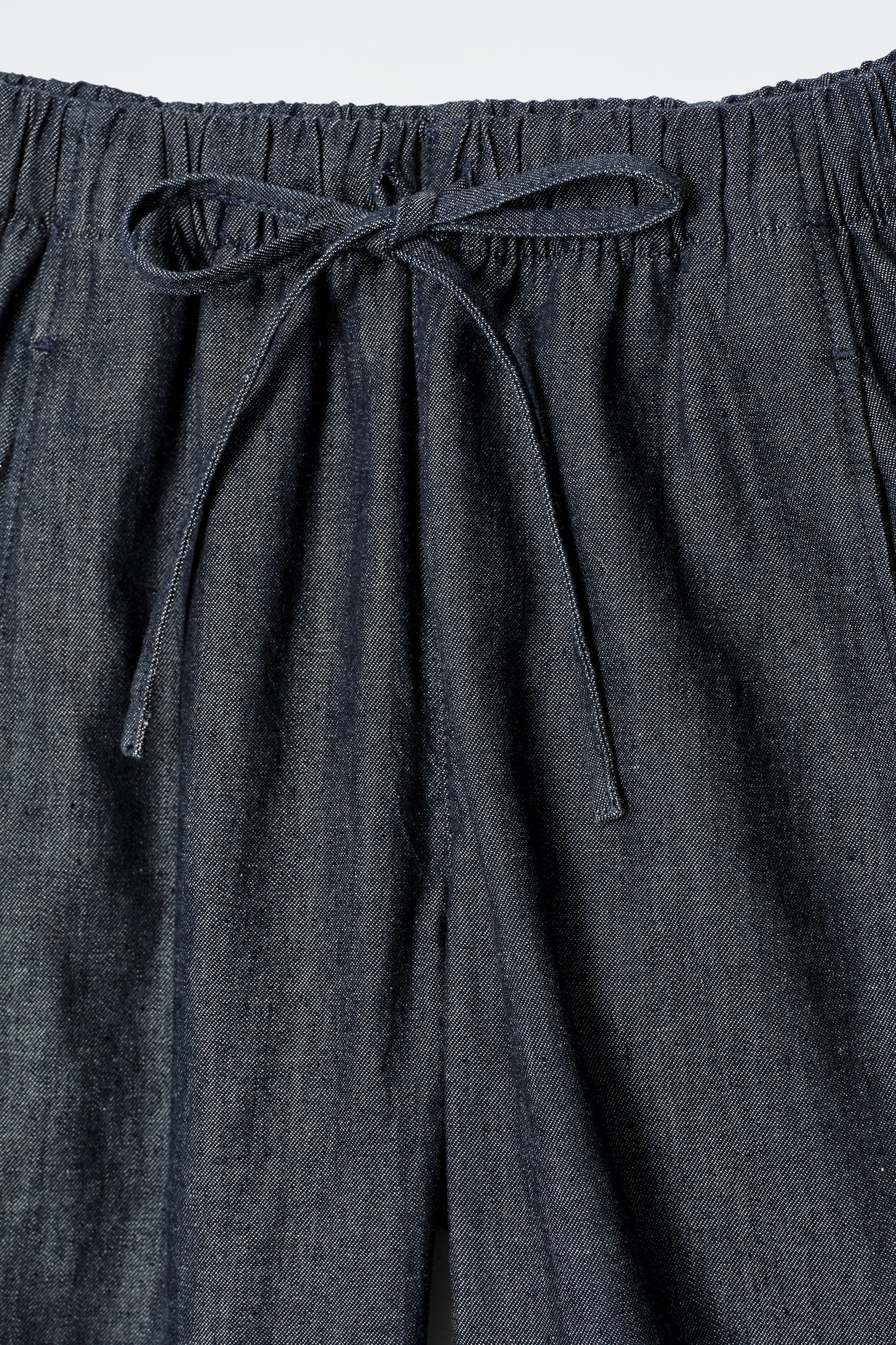 PANTALÓN VAQUERO BARREL FIT CON AJUSTE DE CORDÓN - AZUL OSCURO/AZUL - 6