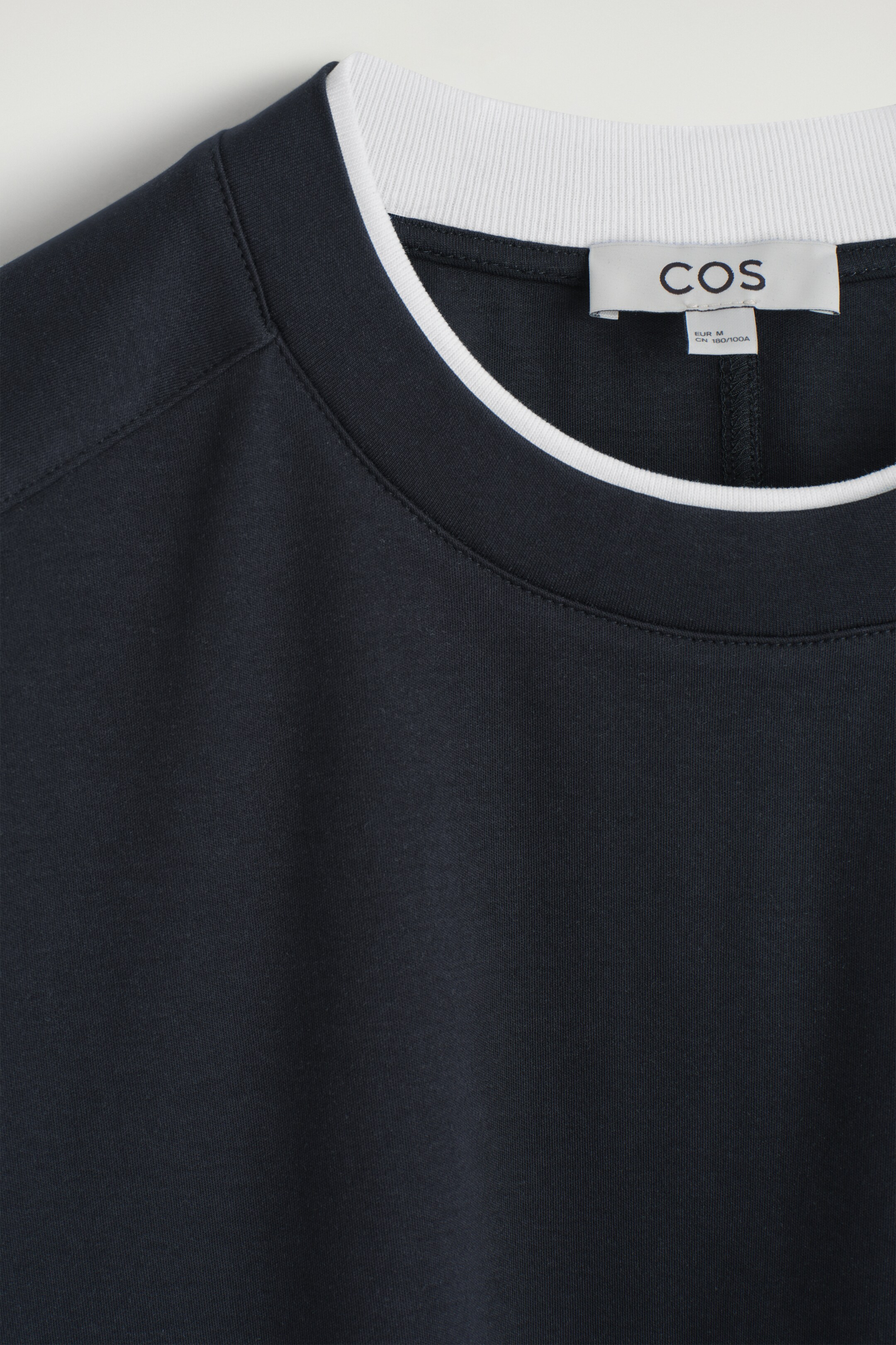 Zobacz większy obraz: T-SHIRT OVERSIZE Z BAWEŁNY DWUŁOŻYSKOWEJ - CZARNY/ BIAŁY - ON | H&M PL 7