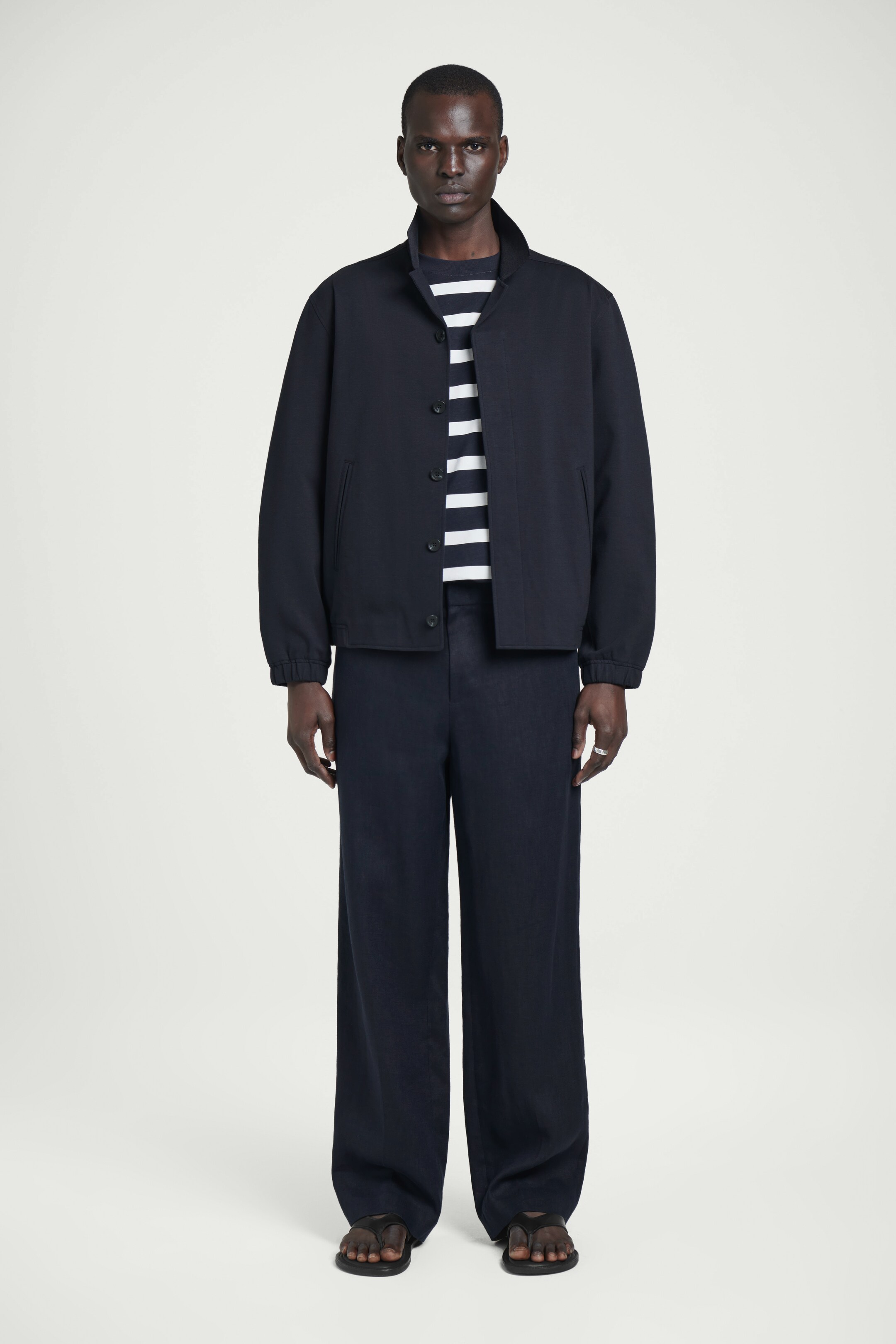 View larger image: OVERSIZED 3/4 SLEEVE T-SHIRT - NAVY / WHITE / STRIPED - Men | H&M GB 2