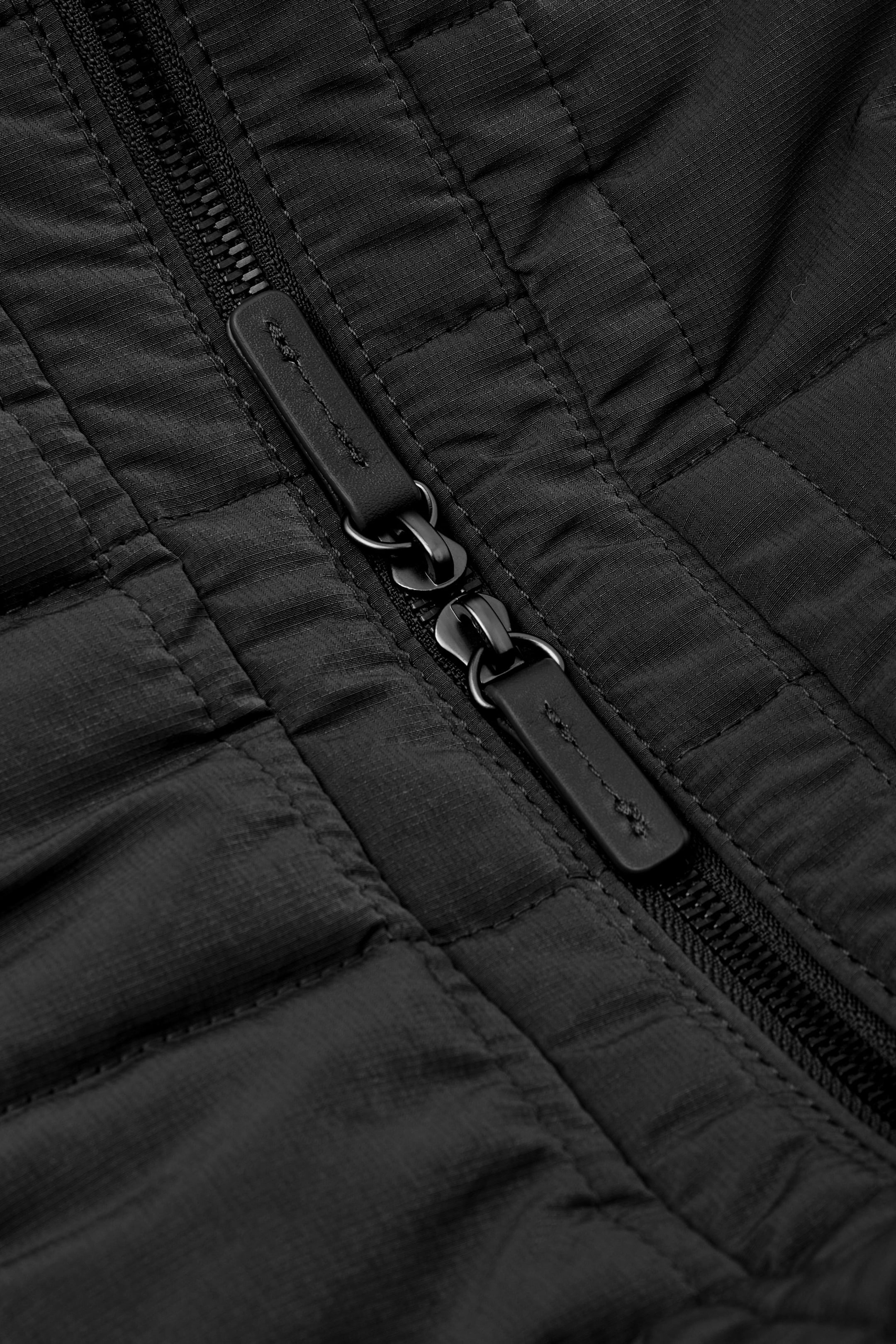 StillMedia/DescriptiveDetail