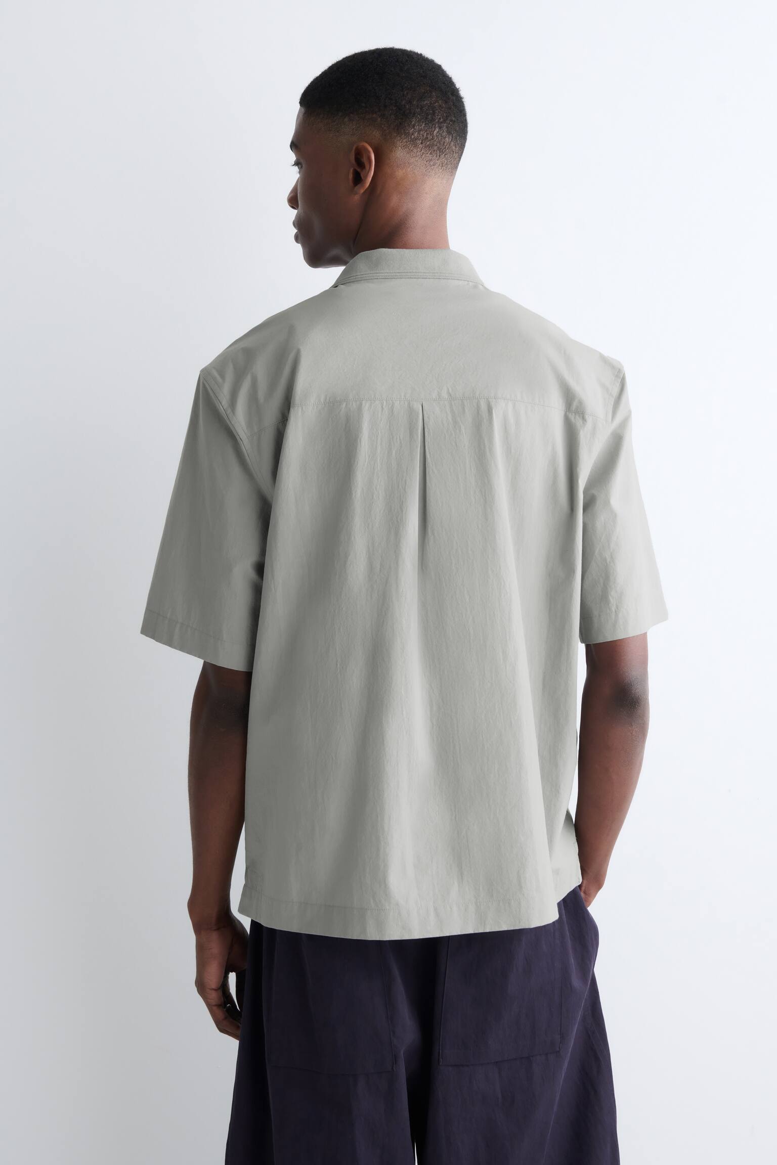 Bavlněná košile s camp límečkem - SVĚTLE ŠEDÁ/ČERNÁ - 4