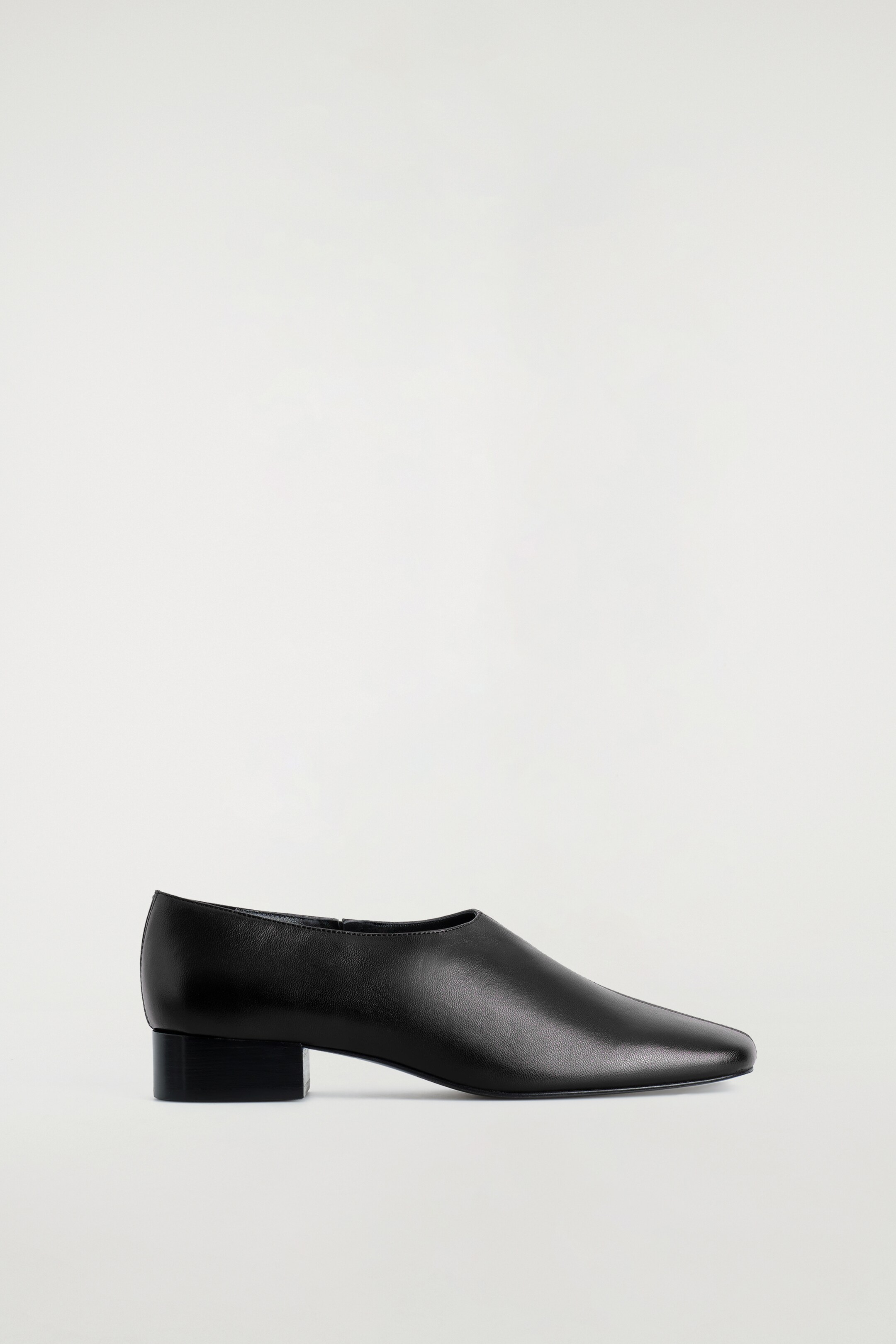 Vezi imaginea mai mare: SQUARE-TOE LEATHER HEELED SHOES - BLACK - FEMEI | H&M RO 4