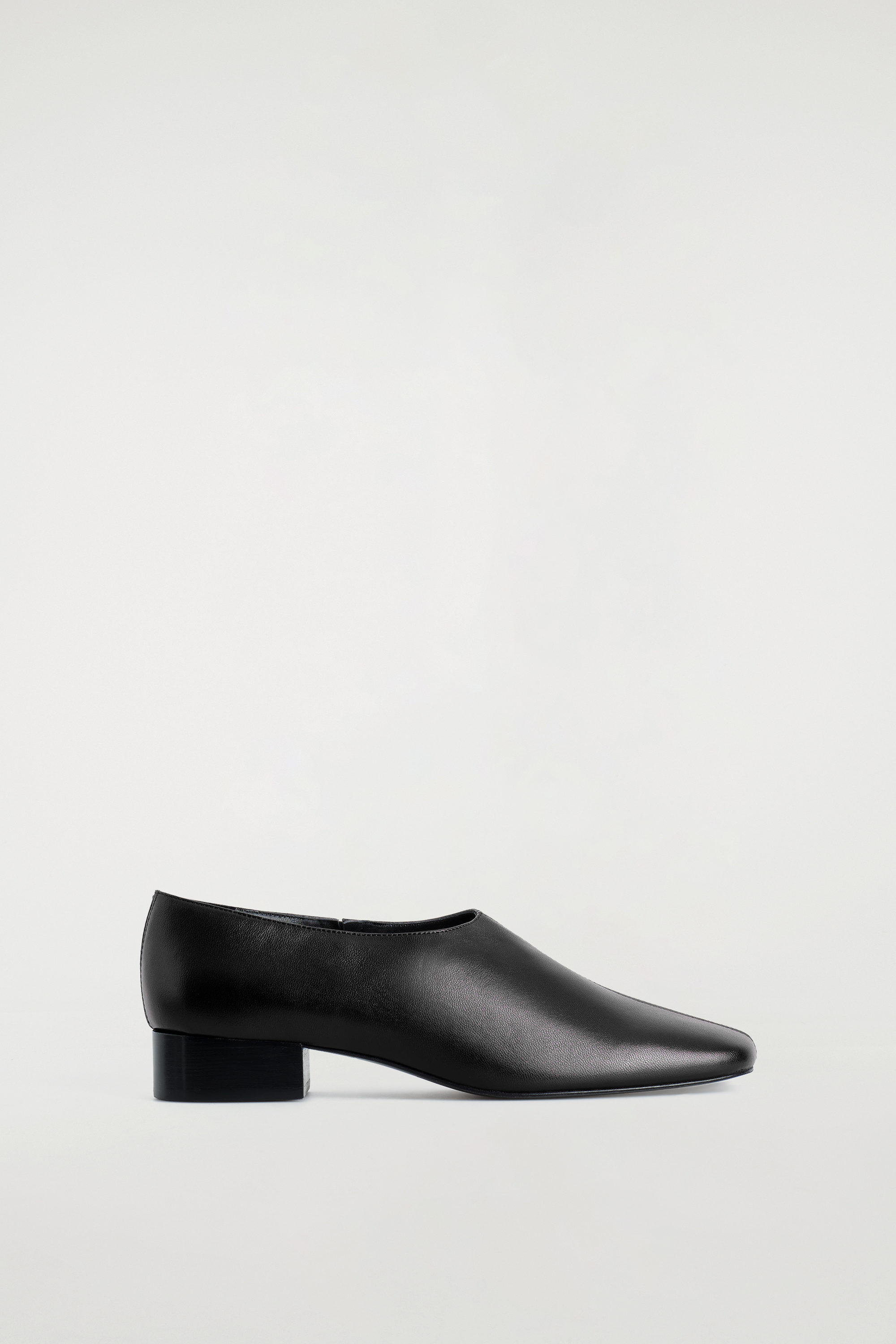 SQUARE-TOE LEATHER HEELED SHOES - BLACK | COS US