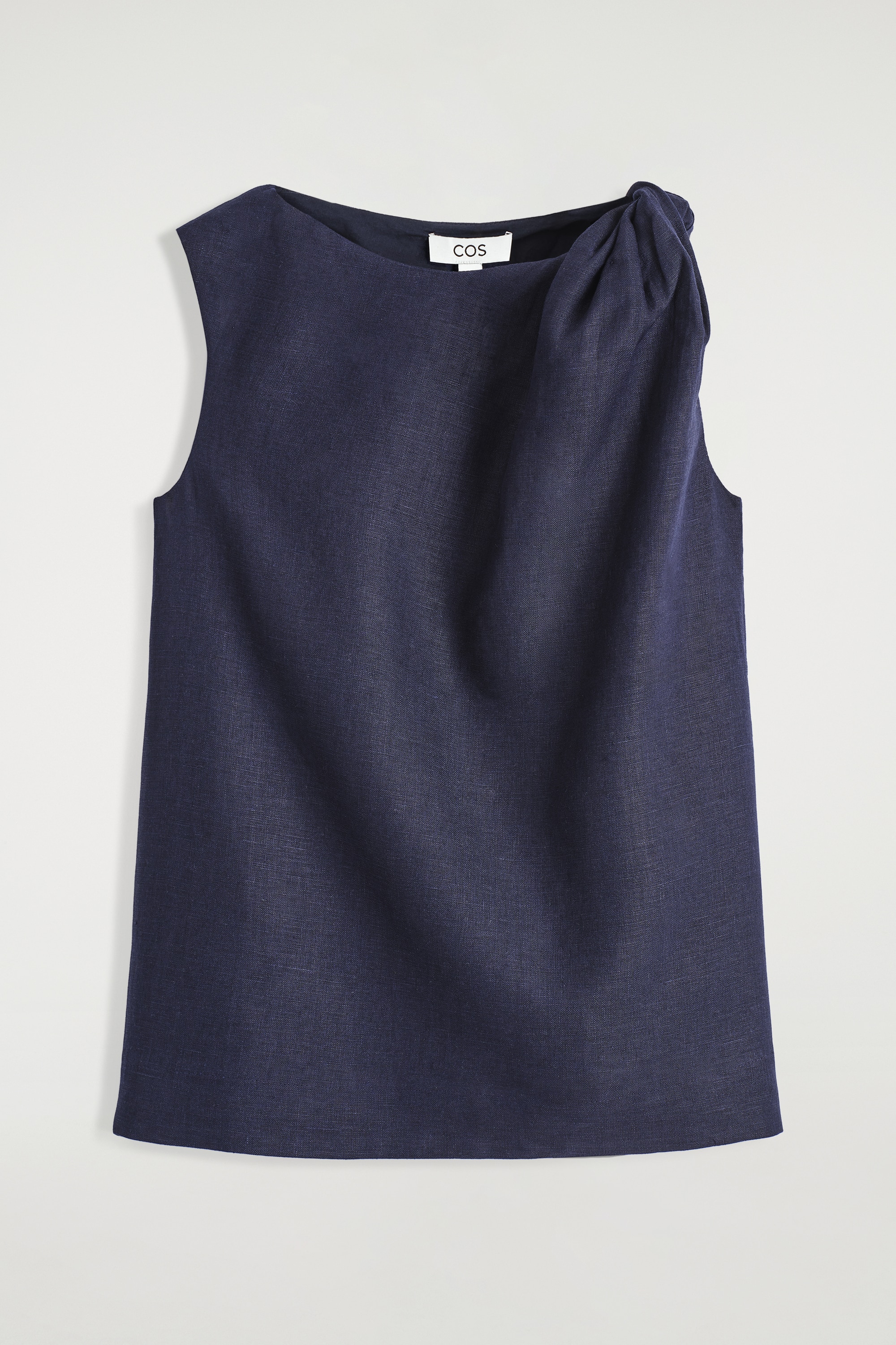 TOP DE LINO CON DETALLE RETORCIDO - AZUL MARINO/BLANCO