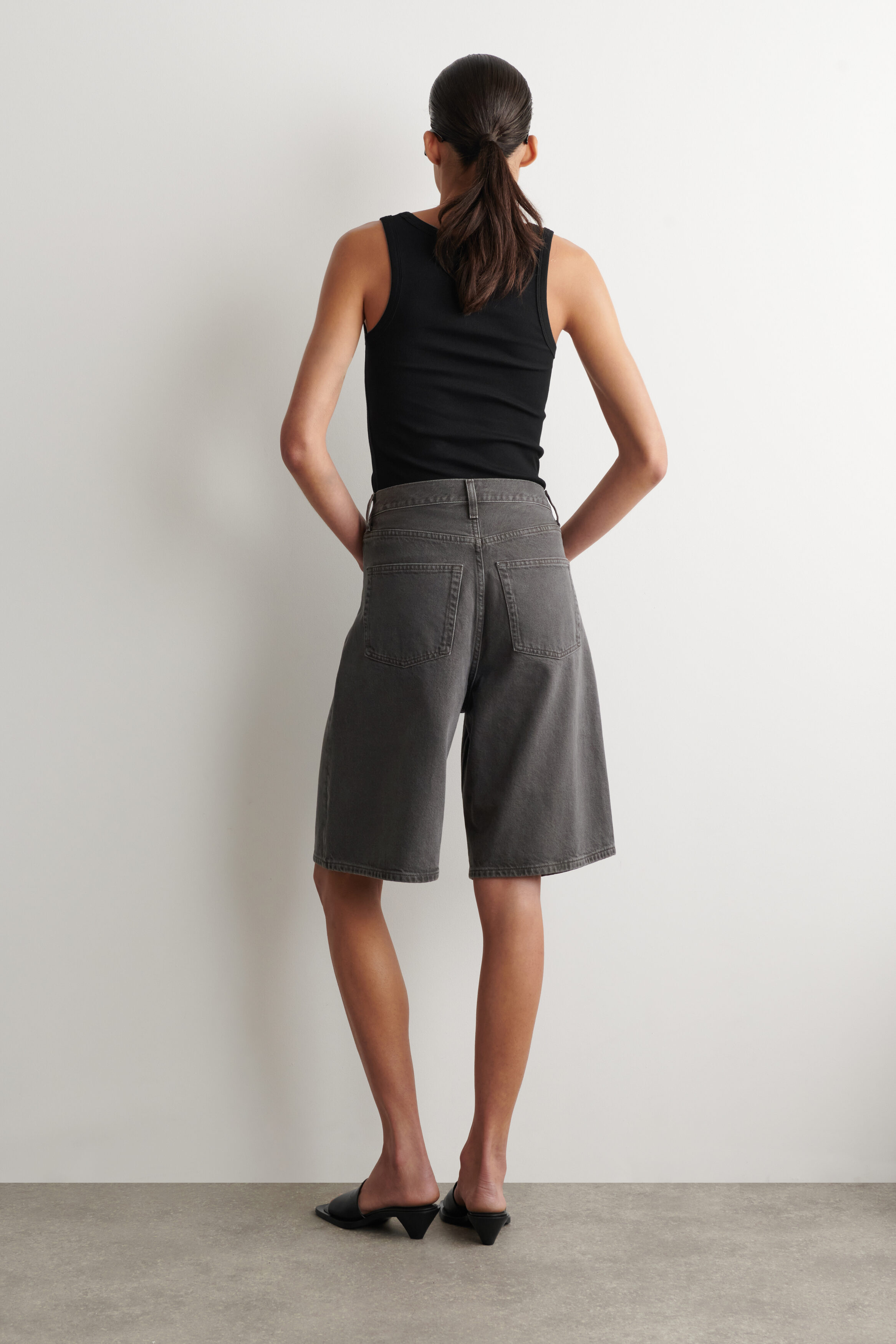 KNEE-LENGTH DENIM SHORTS - thumbnail 3