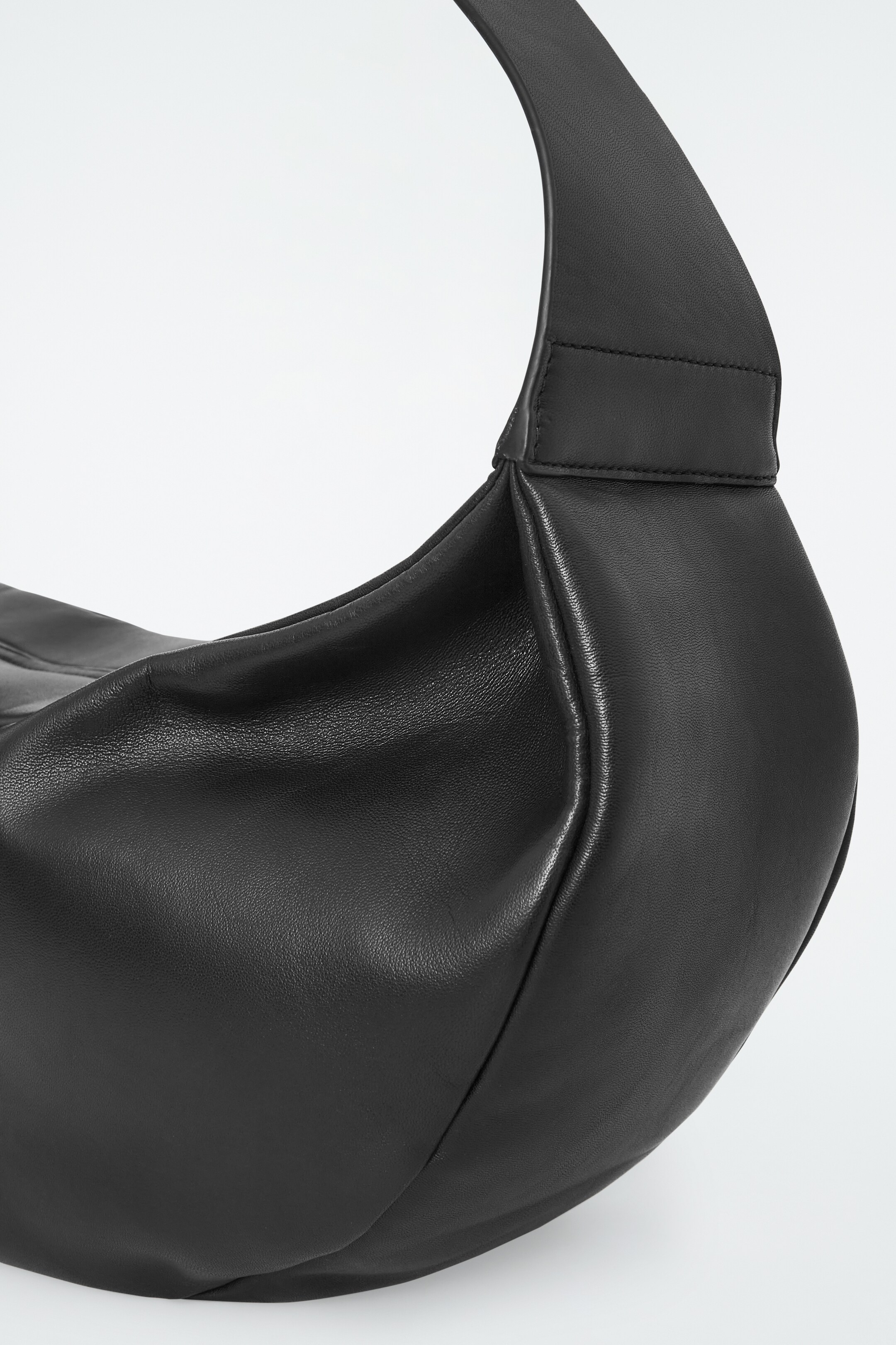 View larger image: SWING OVERSIZED CROSSBODY - LEATHER - BLACK - Ladies | H&M GB 2