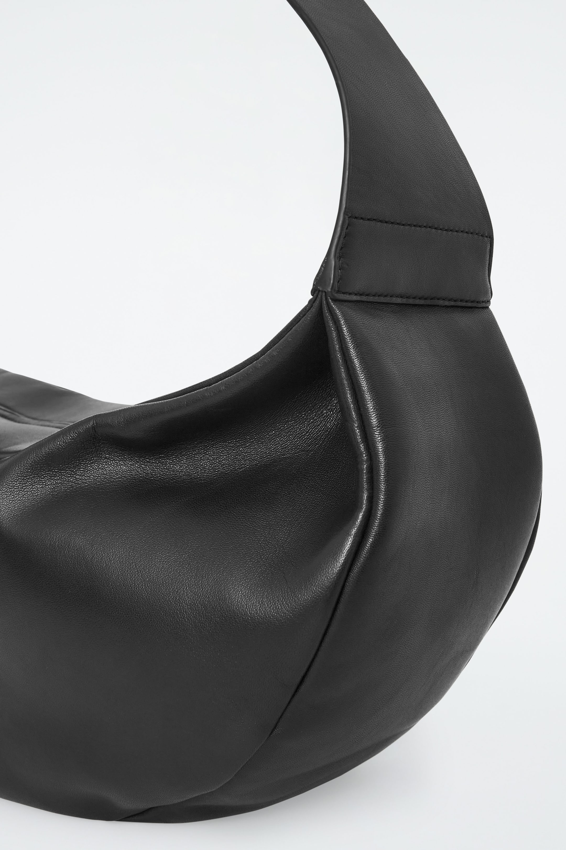 SWING OVERSIZED CROSSBODY - LEATHER
