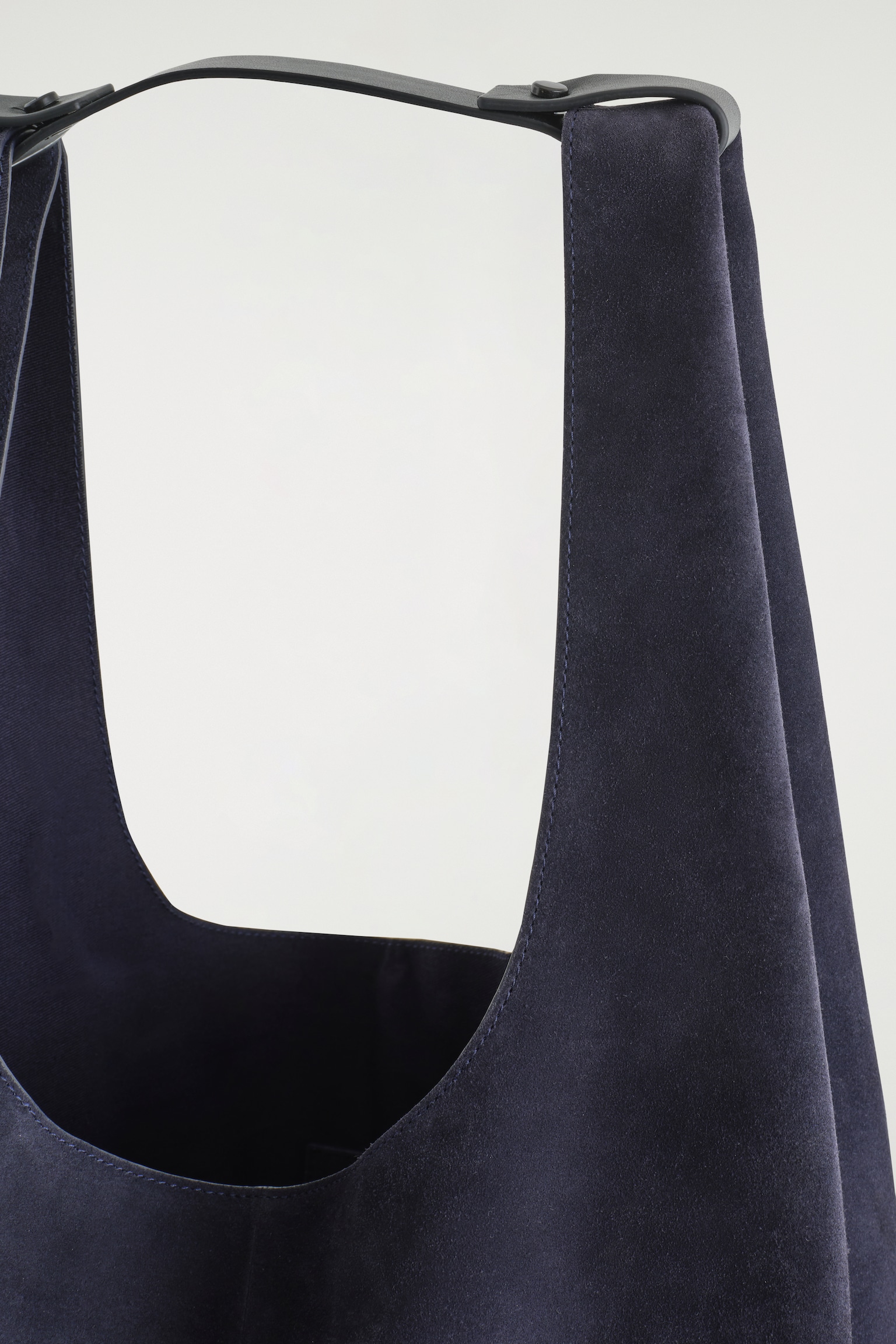 BOLSO TOTE DESESTRUCTURADO - ANTE - AZUL MARINO/CHOCOLATE/GRIS - 5