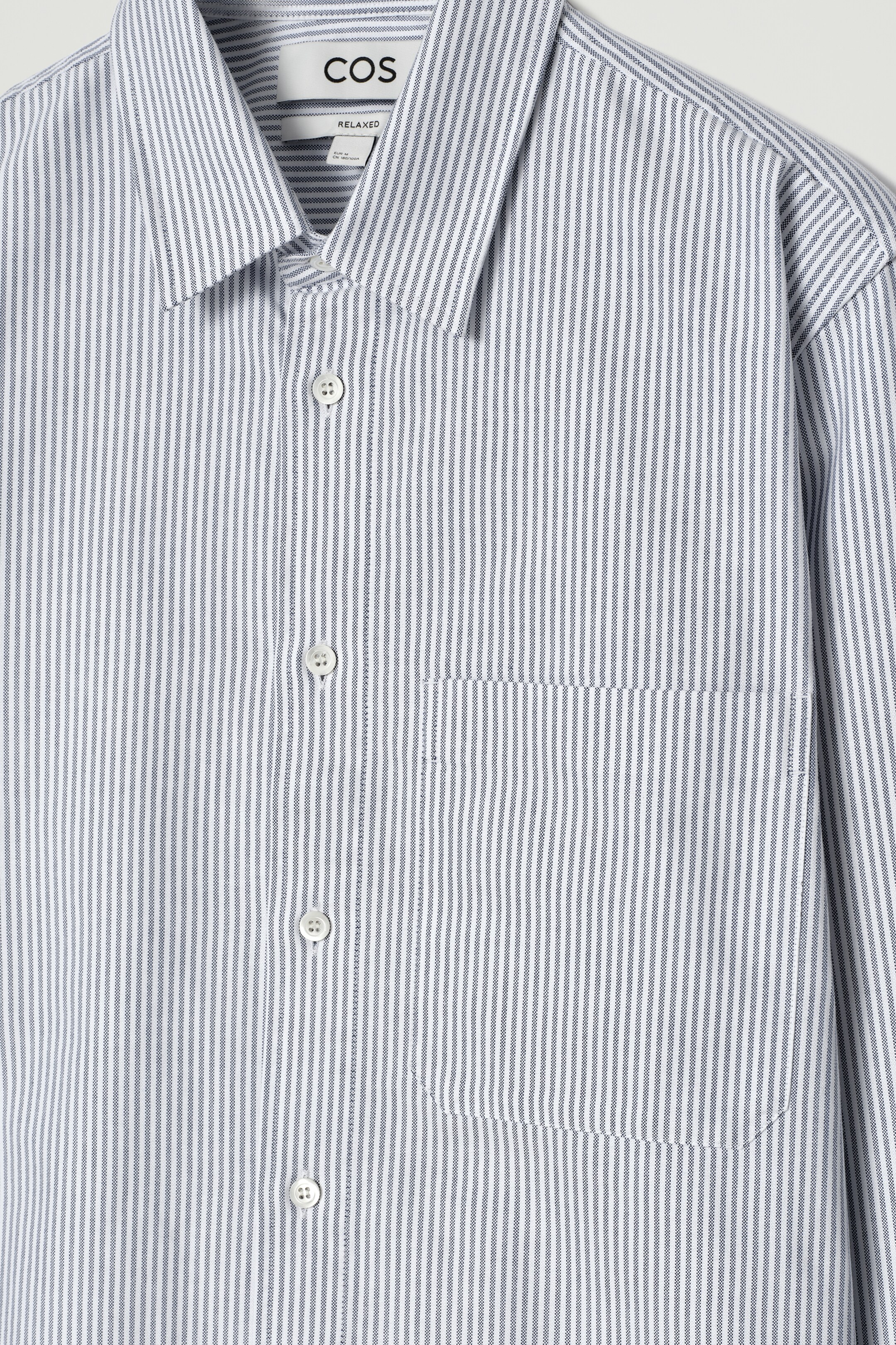 Grösseres Bild ansehen: LOCKERES OXFORD-HEMD - BLAU/WEISS/GESTREIFT - HERREN | H&M CH 7