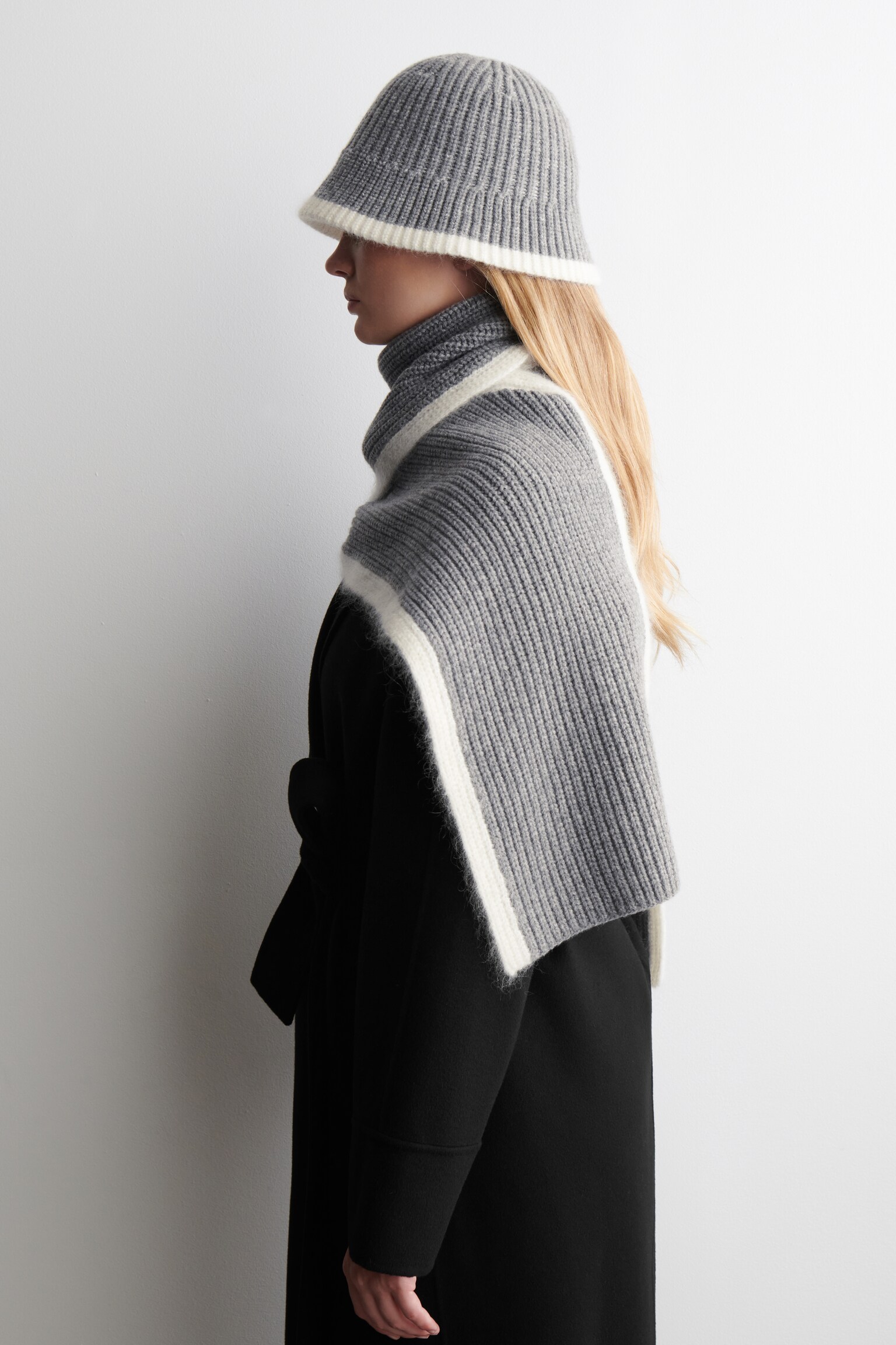 BUFANDA GRUESA DE LANA Y MOHAIR - GRIS / CREMA/BURDEOS / ROJO - 4