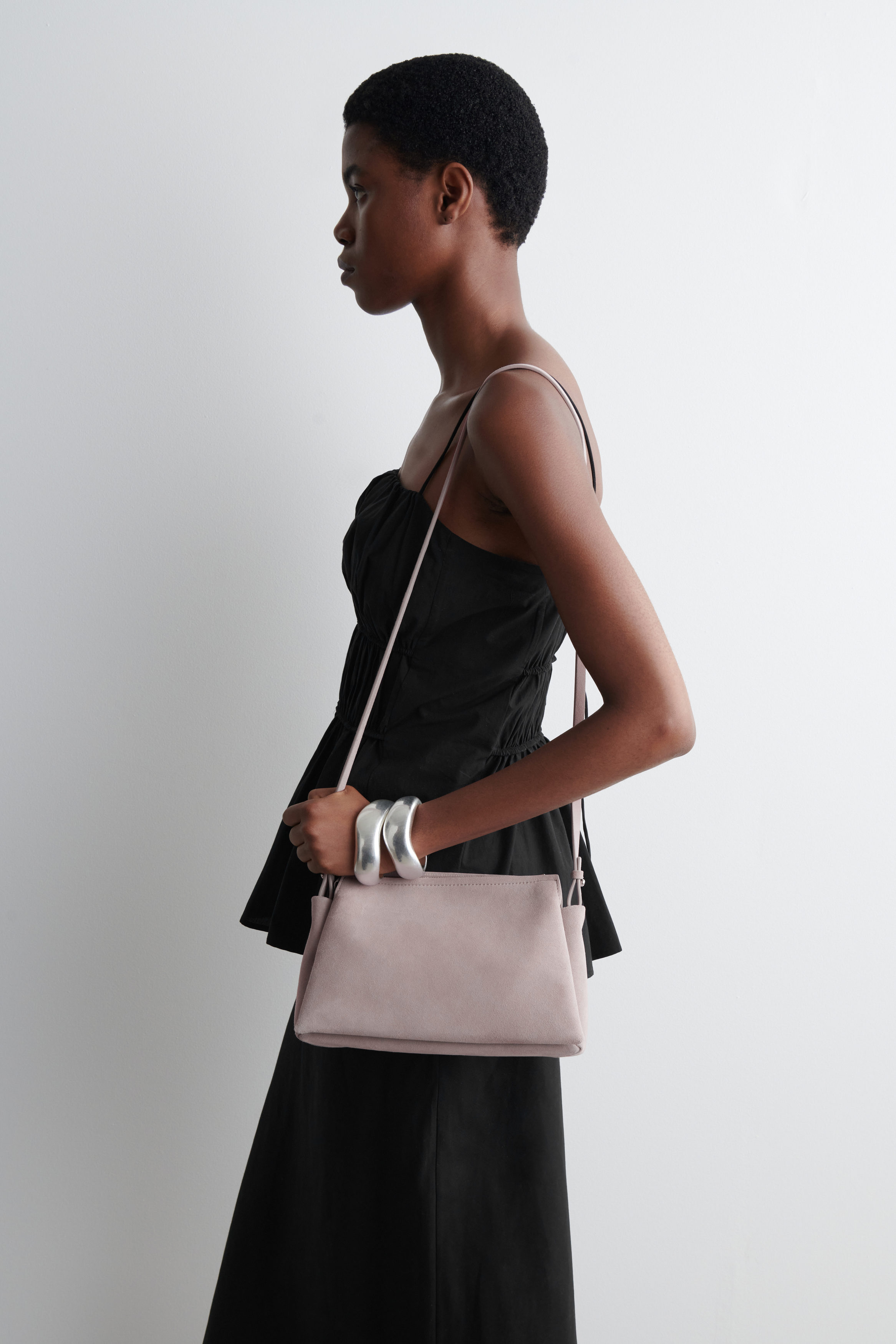 [COLN] powder suede bag (2c) クロスバック powder suede bag (2c) - COLN