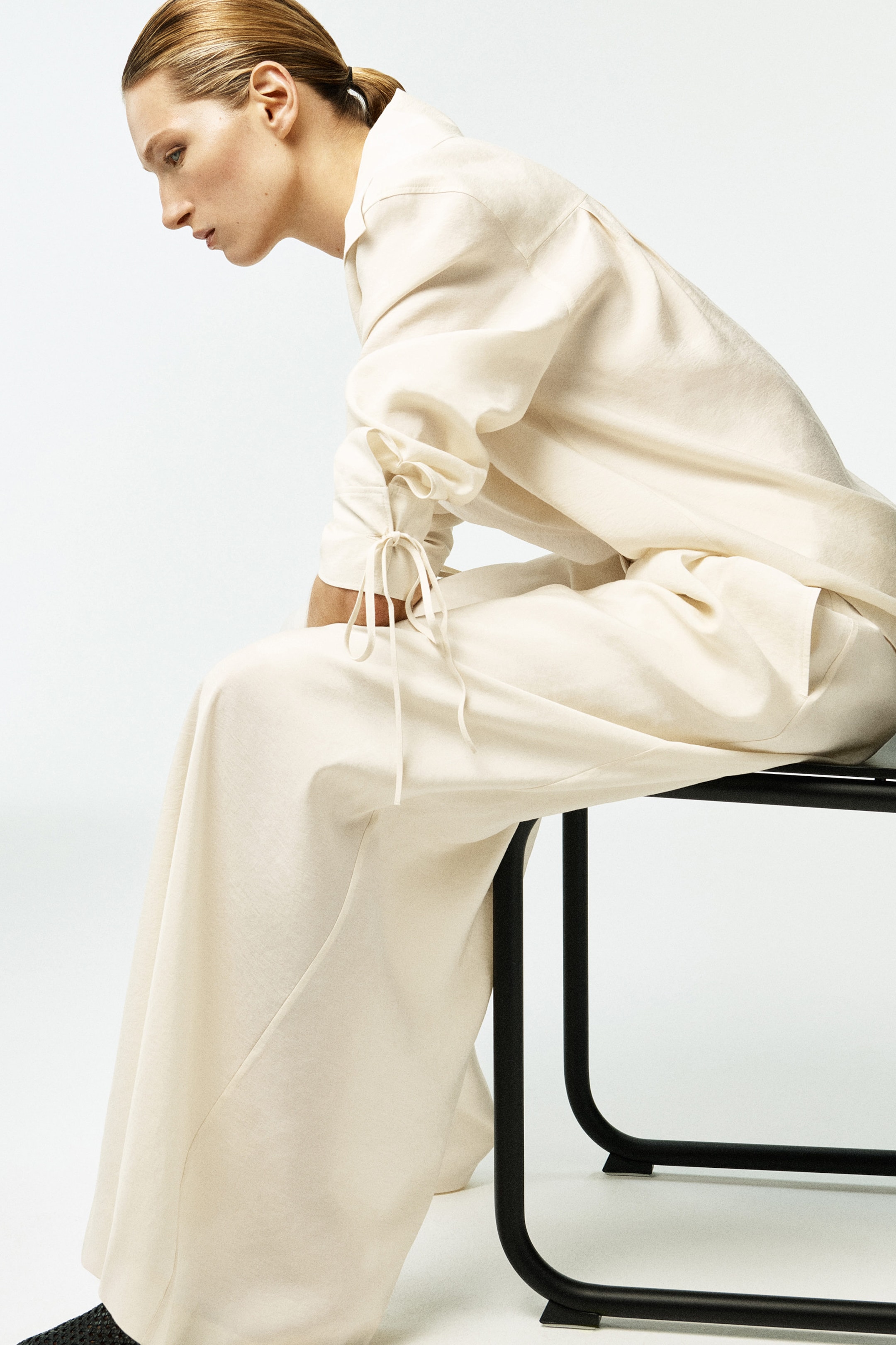 PLEATED MODAL WIDE-LEG TROUSERS