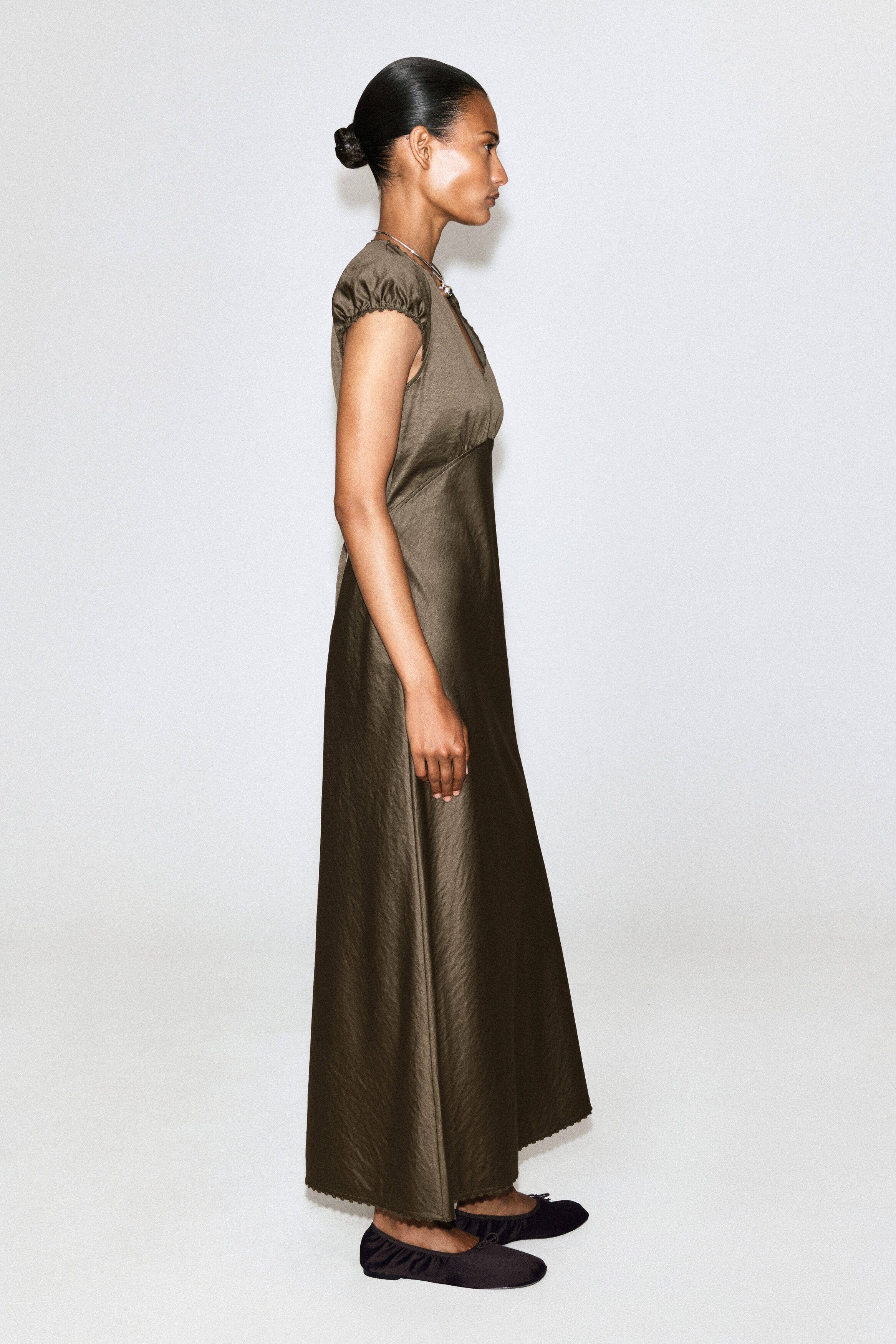 EMBROIDERED SATIN MIDI DRESS - thumbnail 3